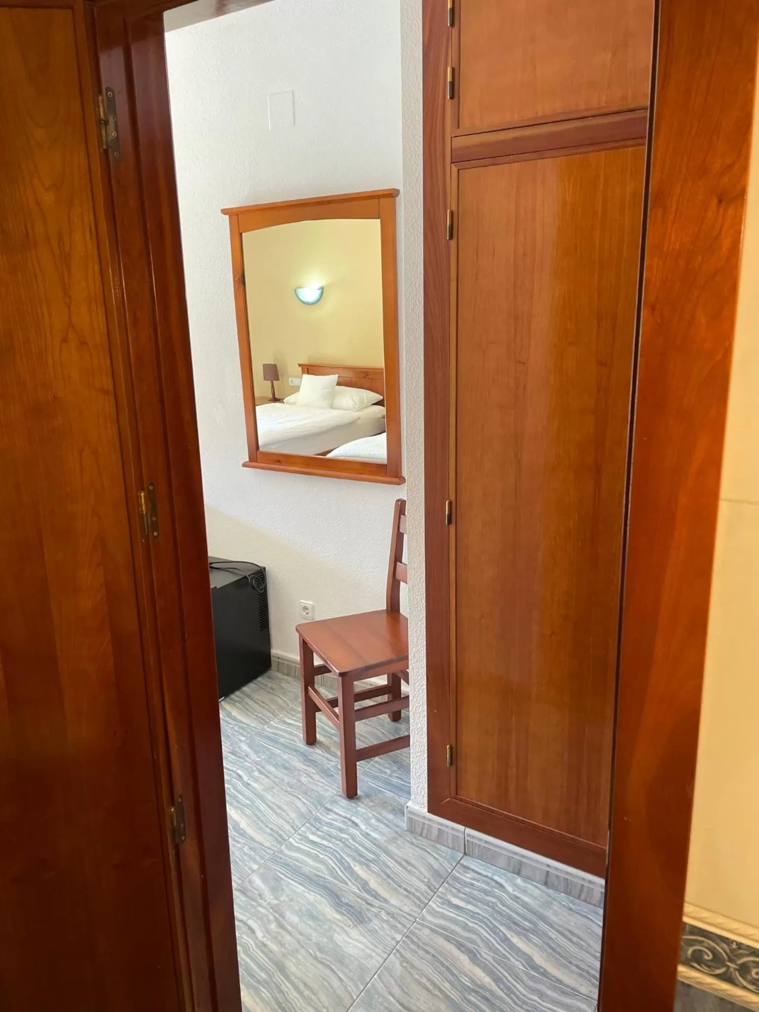 wardrobe, Bed in Hotel Montemar