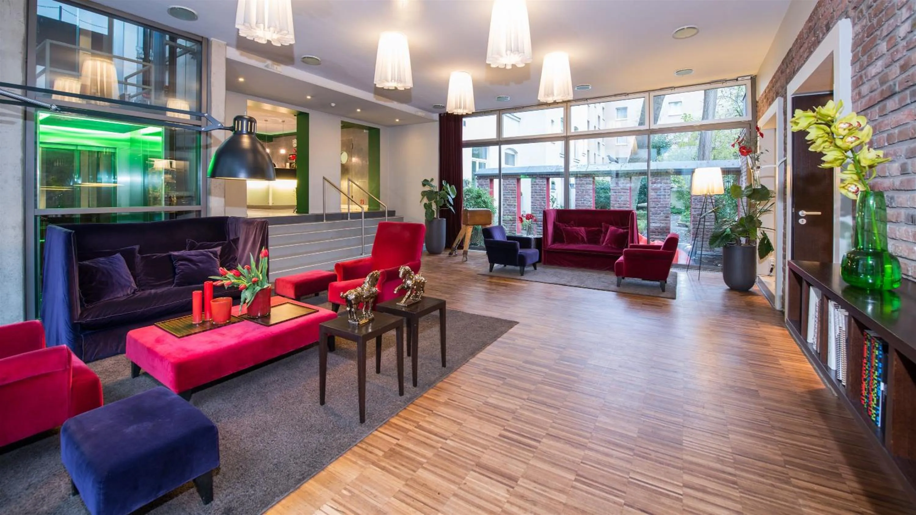 Lounge or bar in The New Yorker Hotel Köln-Messe