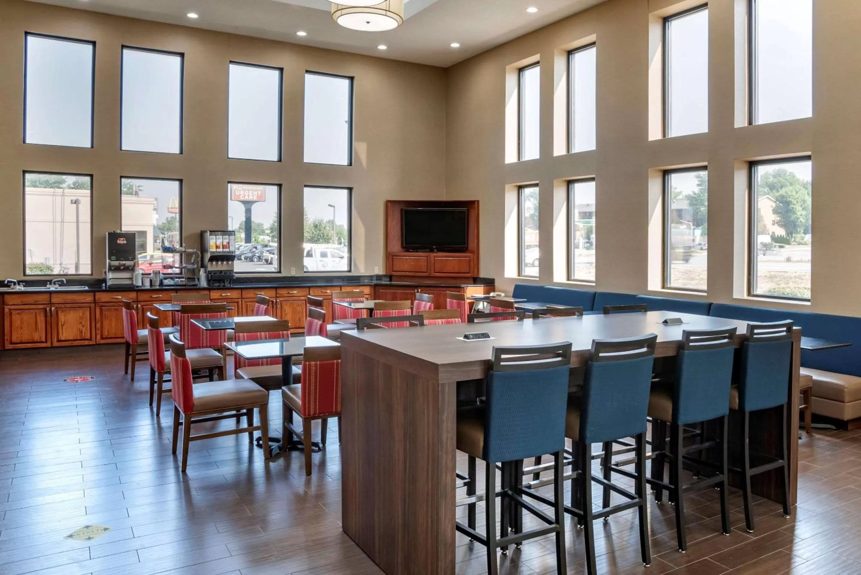 Restaurant/places to eat in Comfort Suites Hagerstown