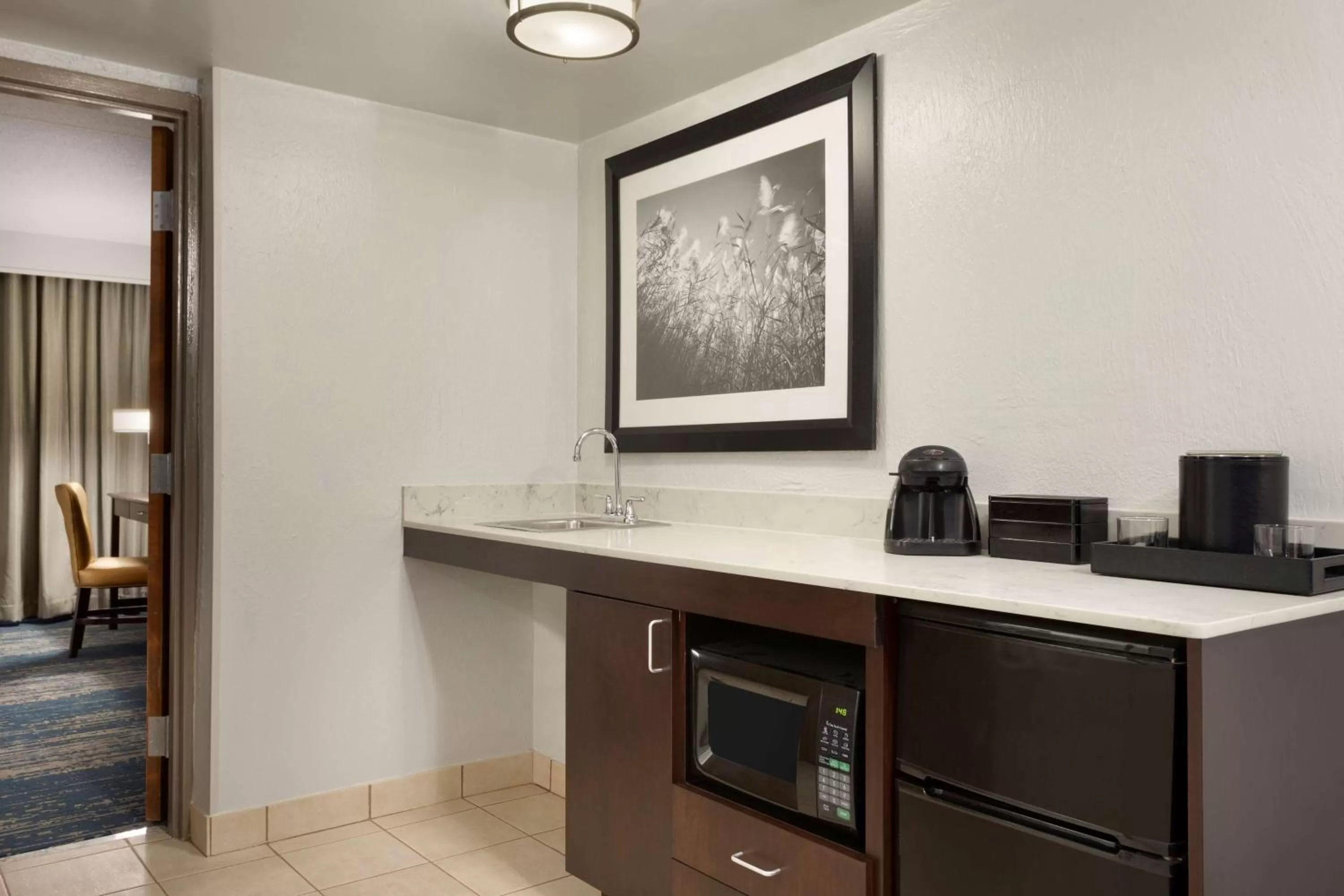 Coffee/tea facilities in Embassy Suites by Hilton Columbus