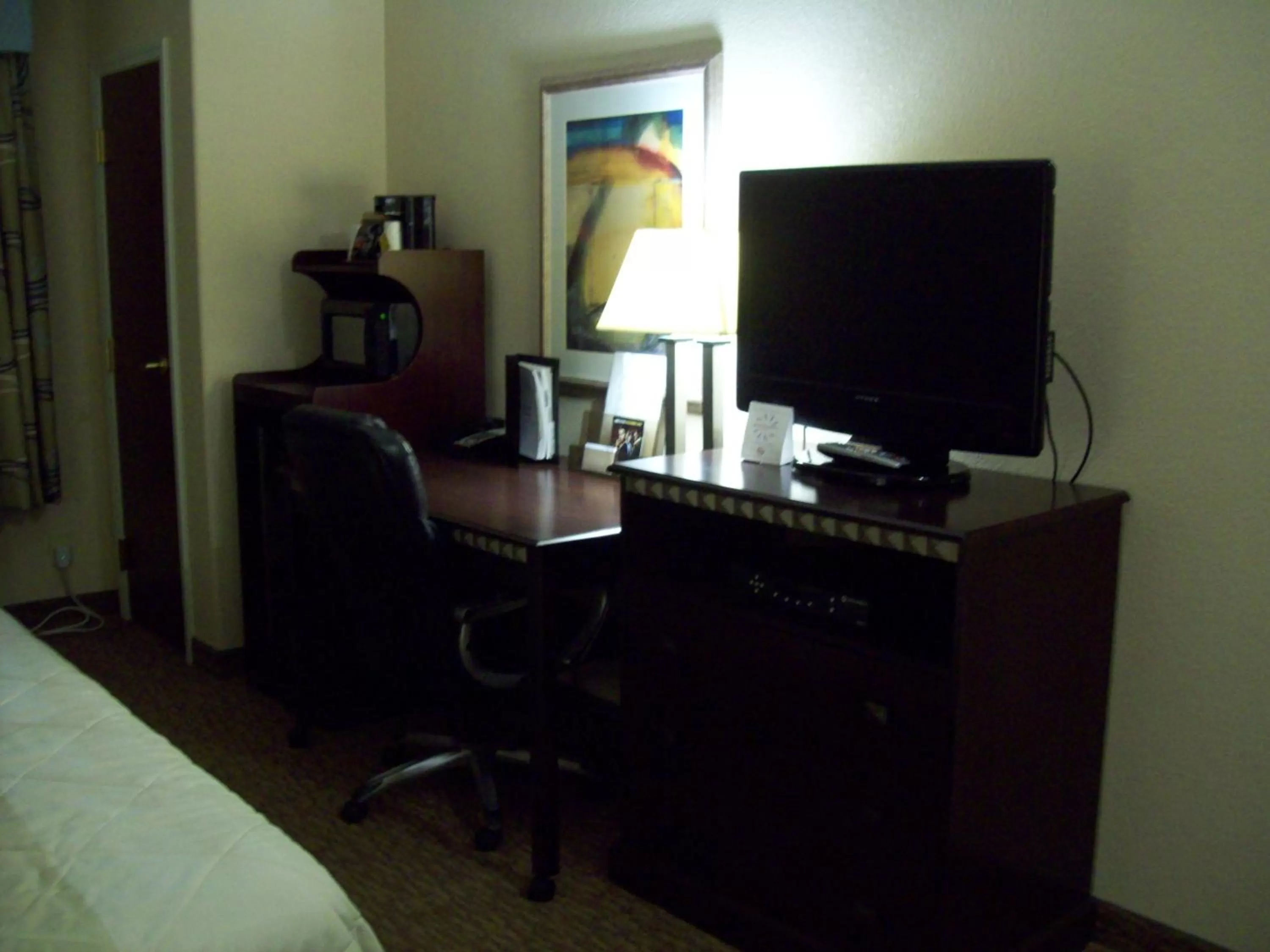 TV and multimedia, Bed in Magnolia Inn and Suites Pooler