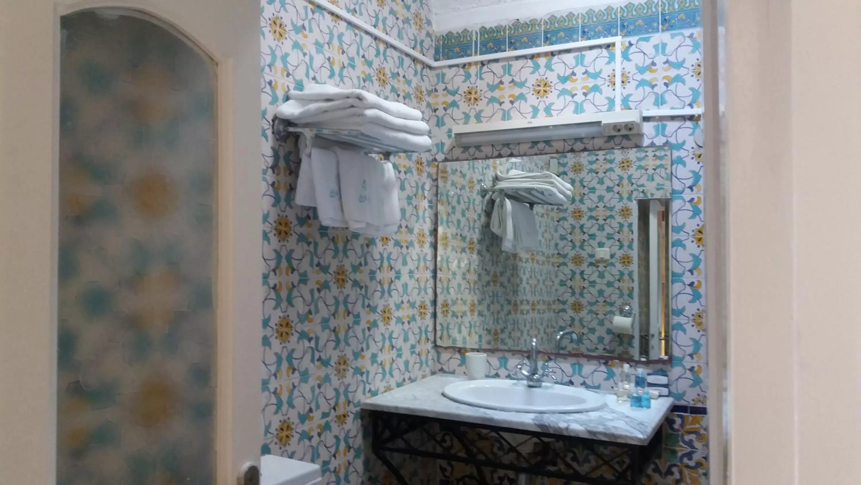 Bathroom in Hôtel Bou Fares