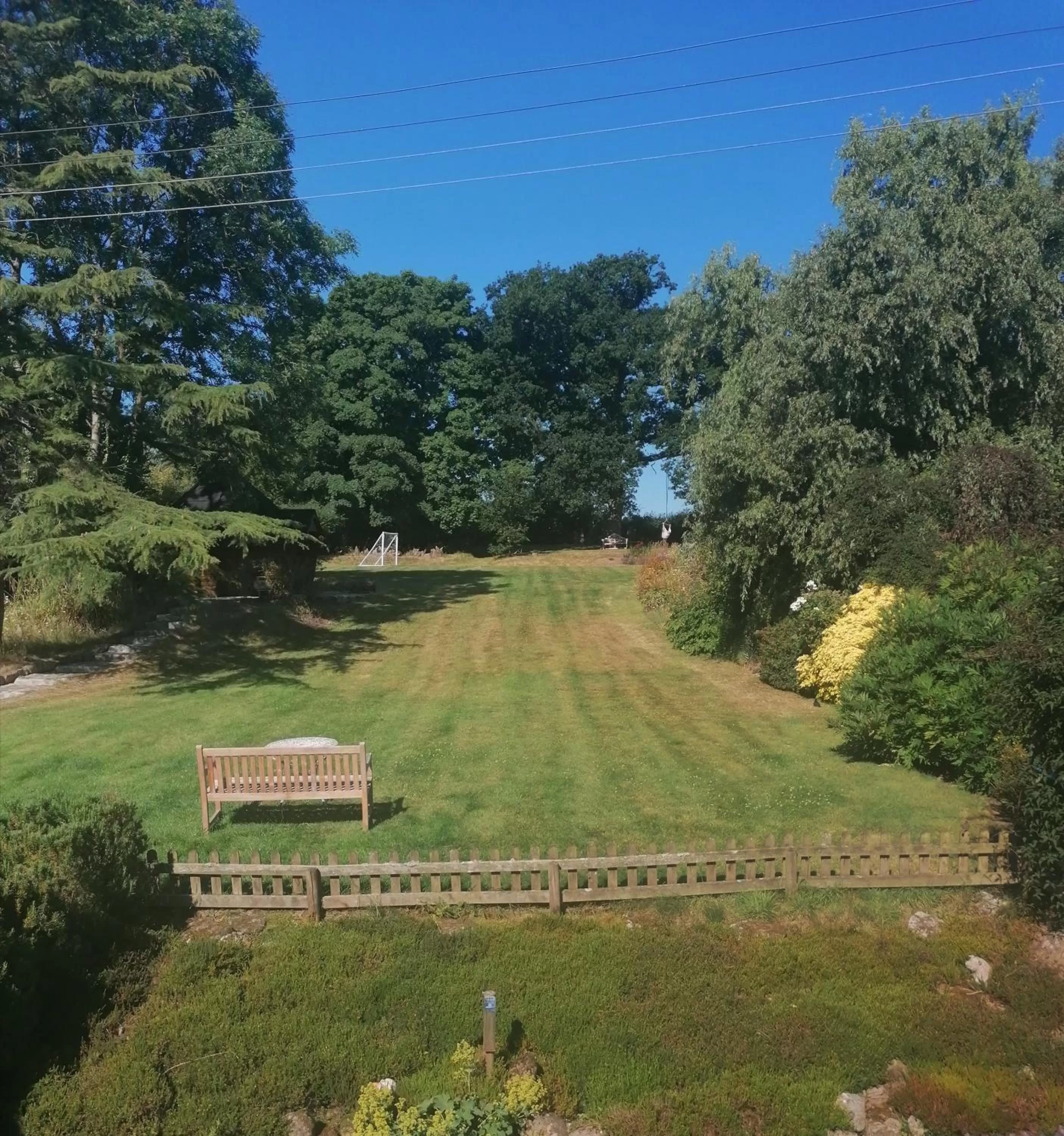 Garden in Lovaton Farmhouse