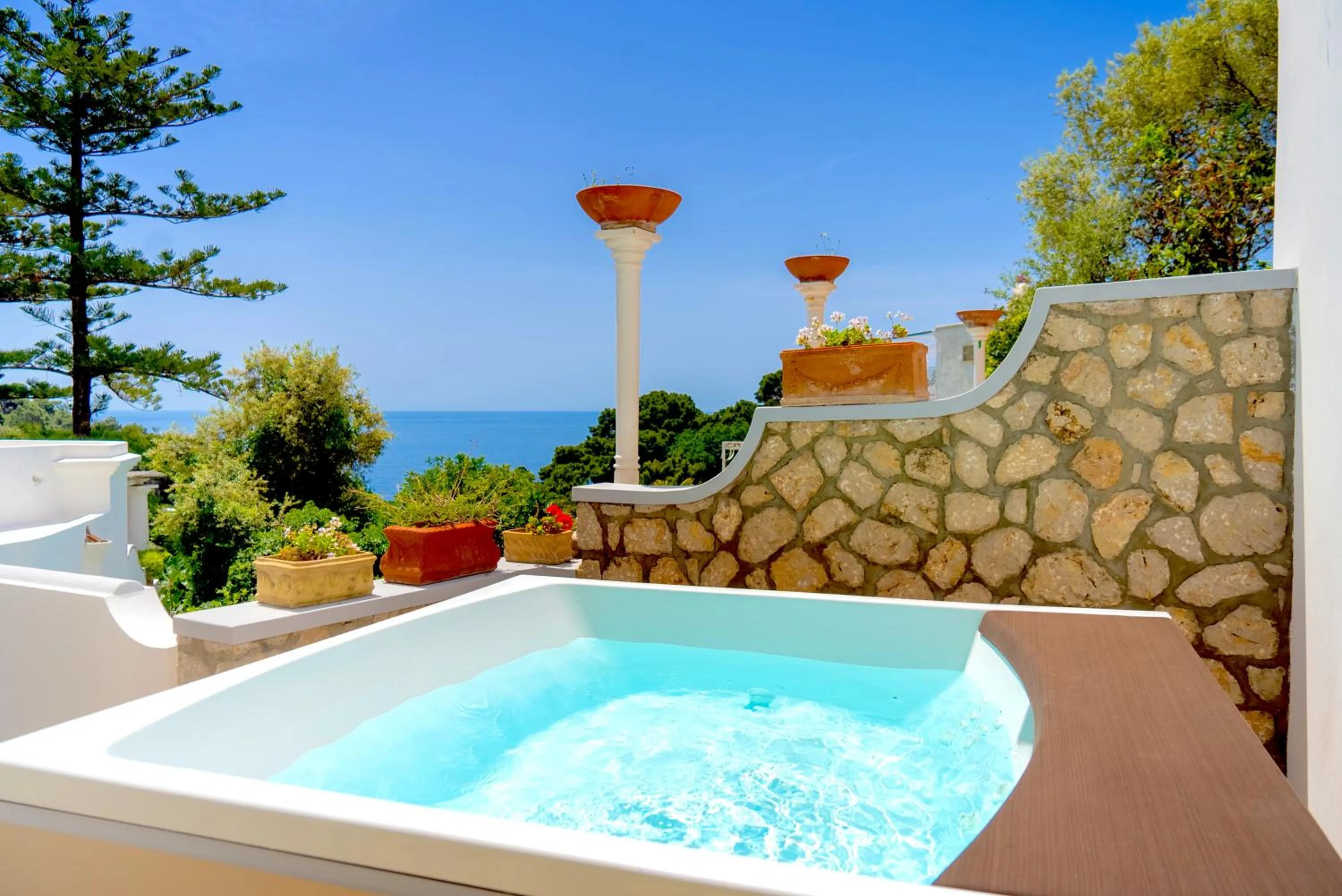 Pool view in Hotel La Floridiana