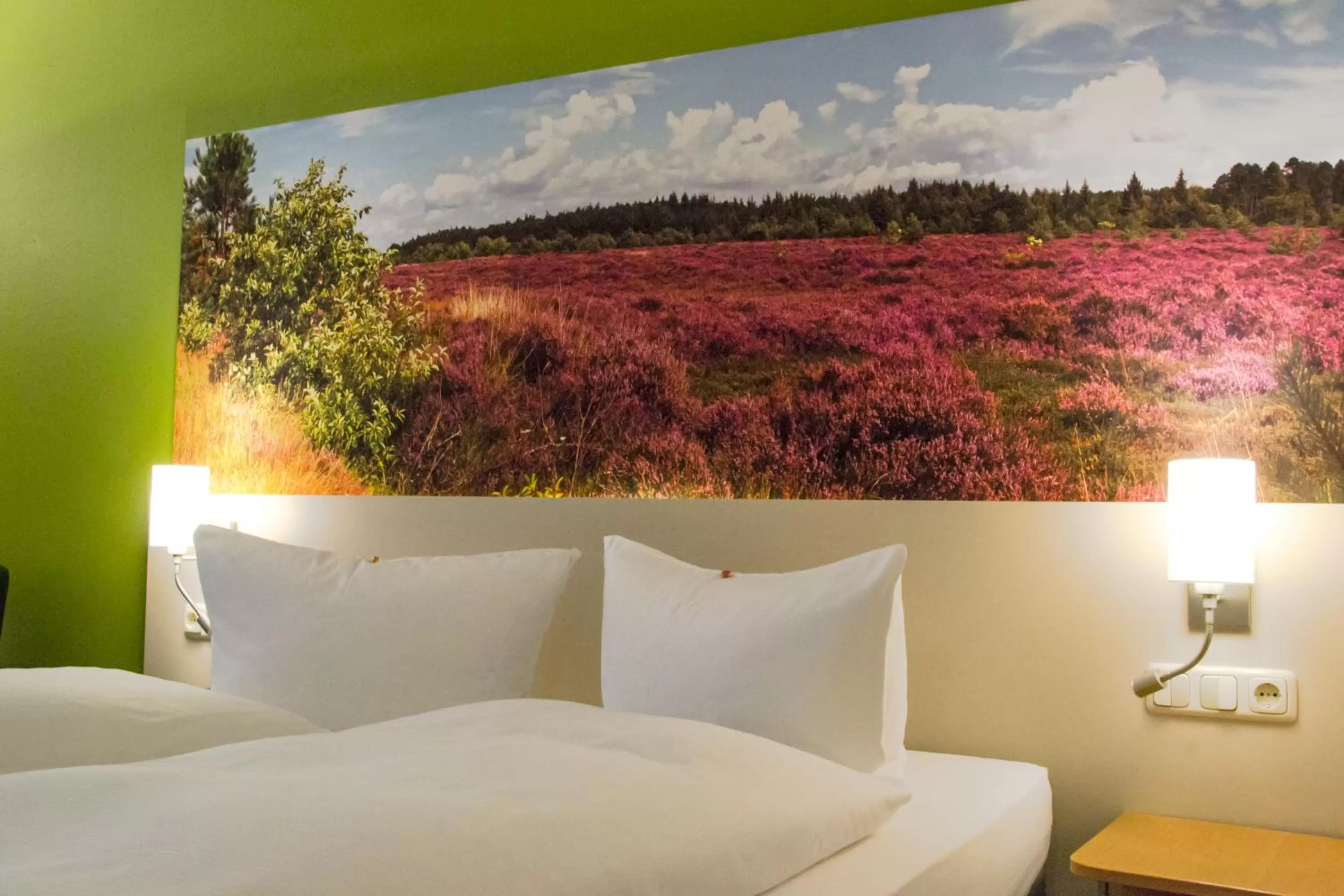 Photo of the whole room, Bed in Anders Hotel Walsrode