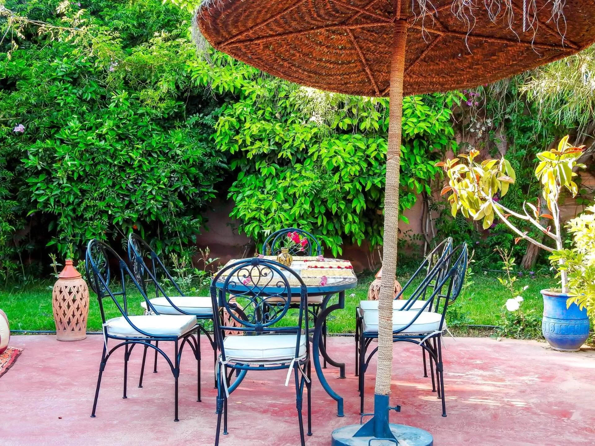Patio in Le Bleu House