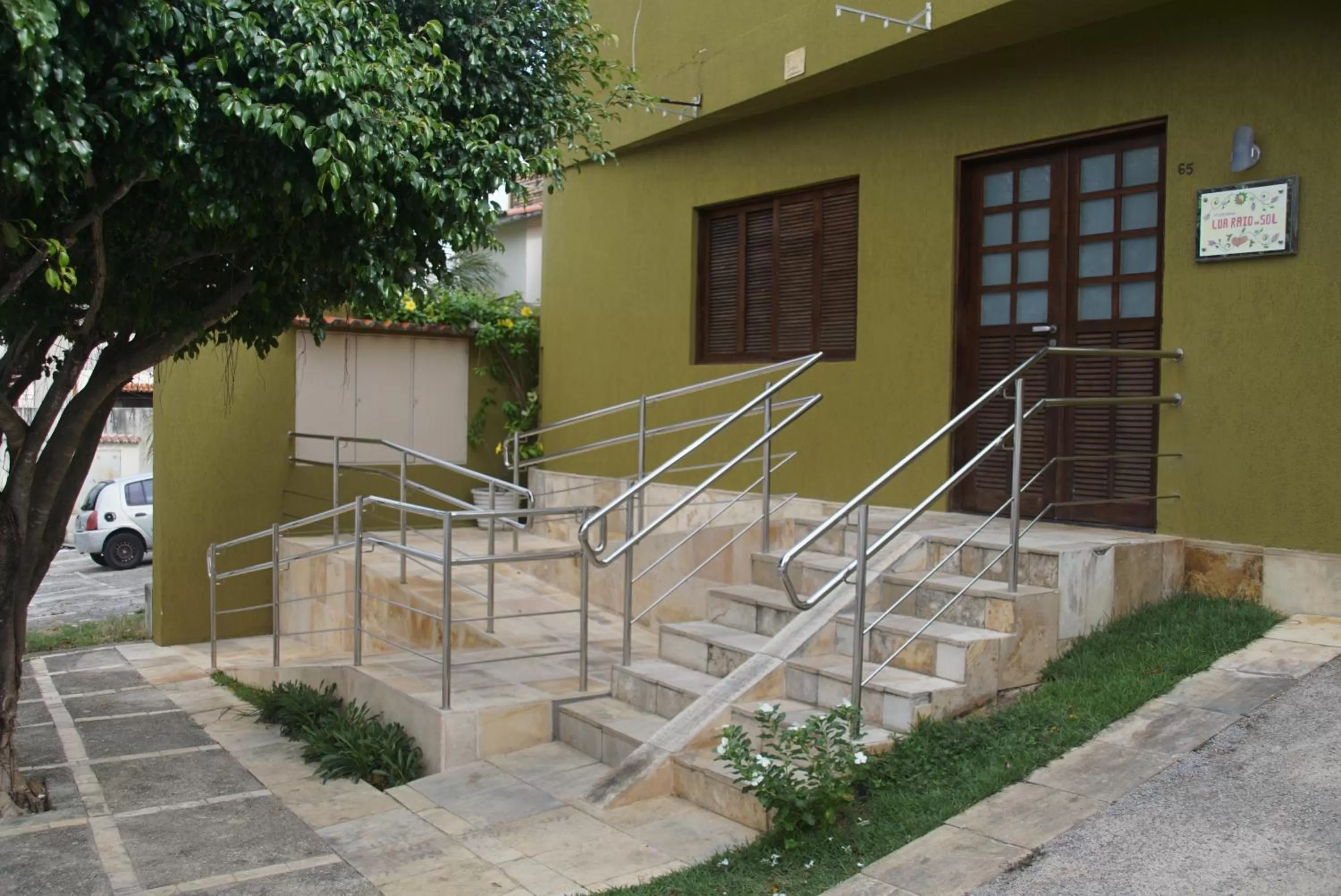 Facade/entrance, Property Building in Hospedaria Lua Raio de Sol