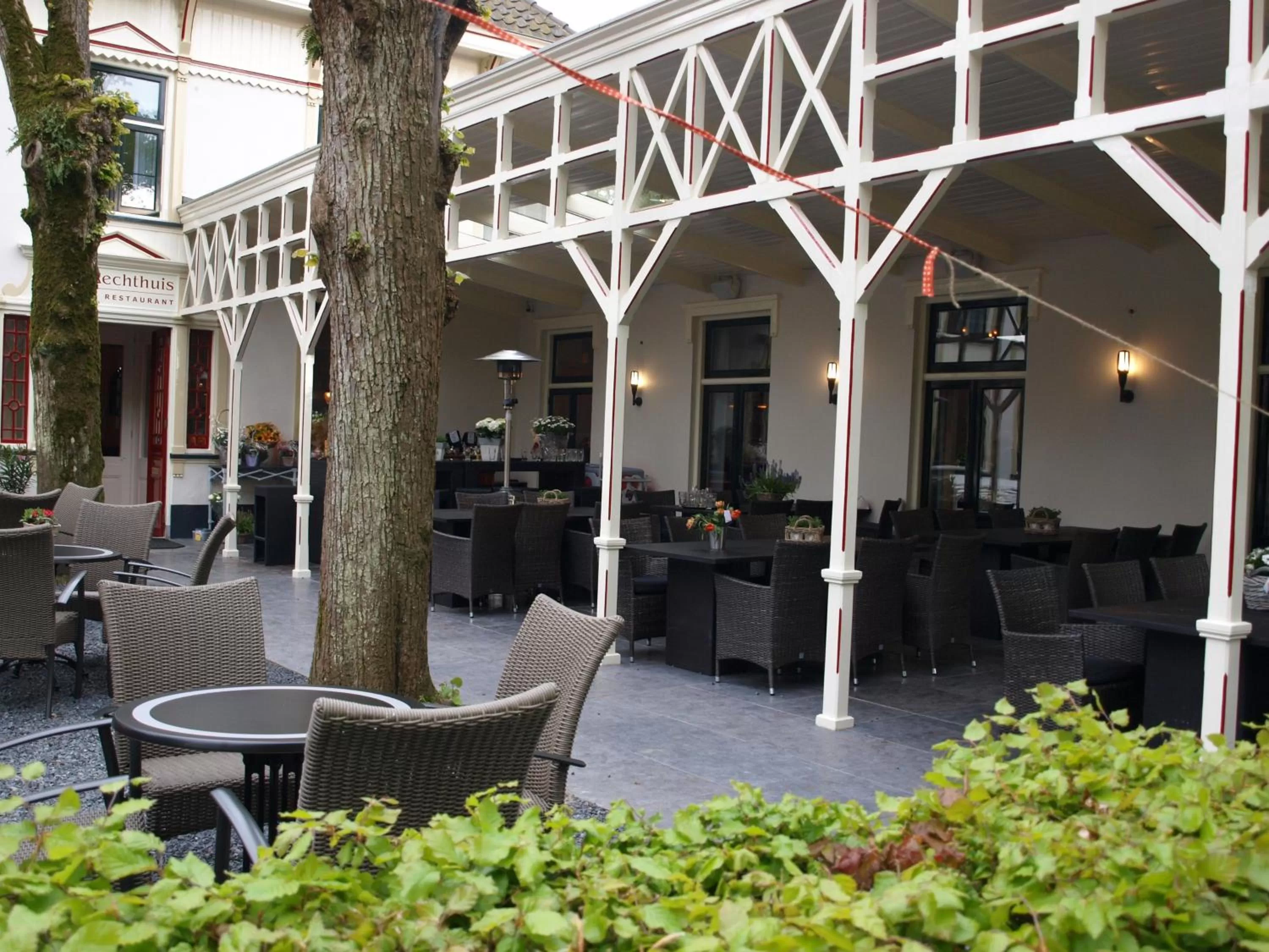 Facade/entrance in Hotel-Restaurant Het Rechthuis