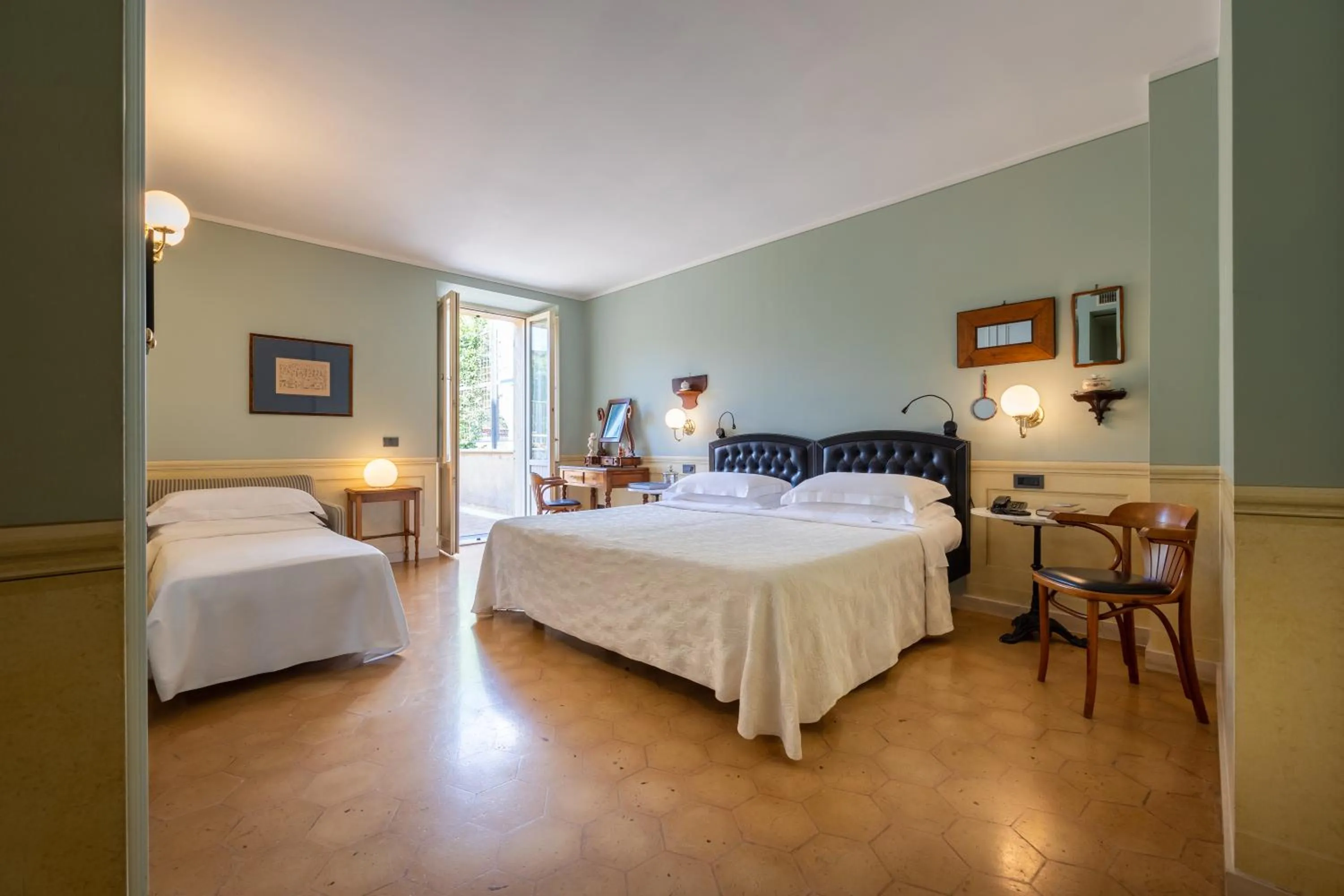 Bed in Hotel San Luca