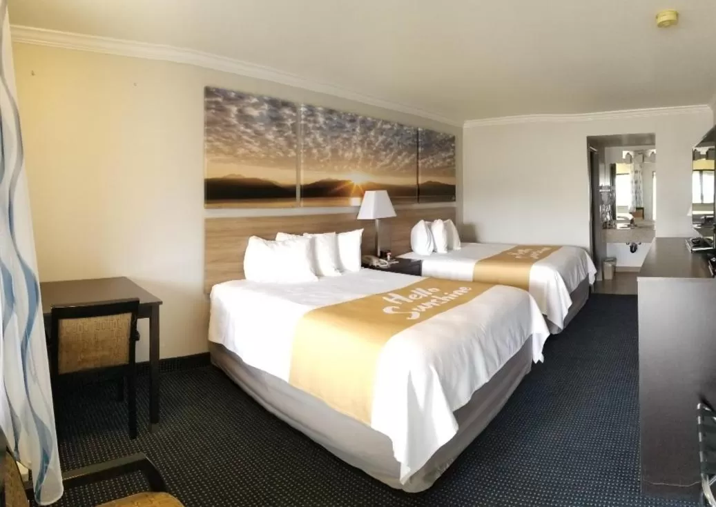 Bed in Days Inn by Wyndham Winnemucca