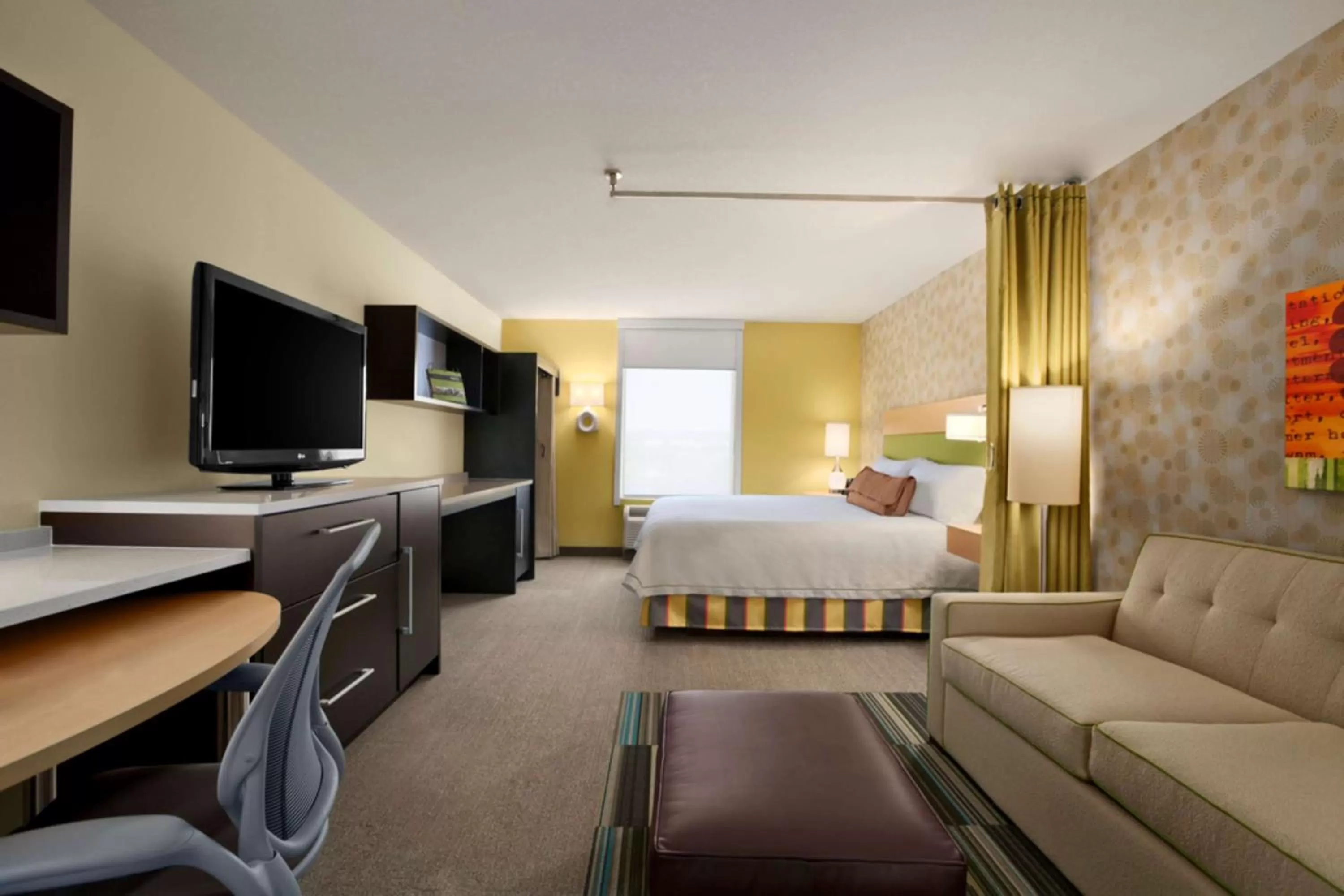 Seating area in Home2 Suites By Hilton Bowling Green