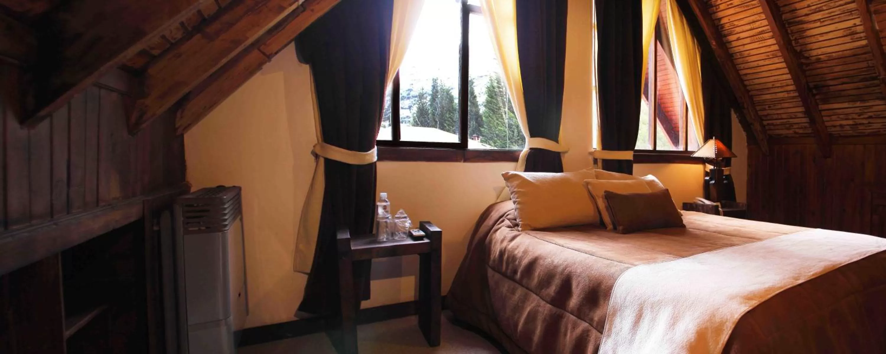 Day, Bed in Hacienda Hostería Dos Chorreras