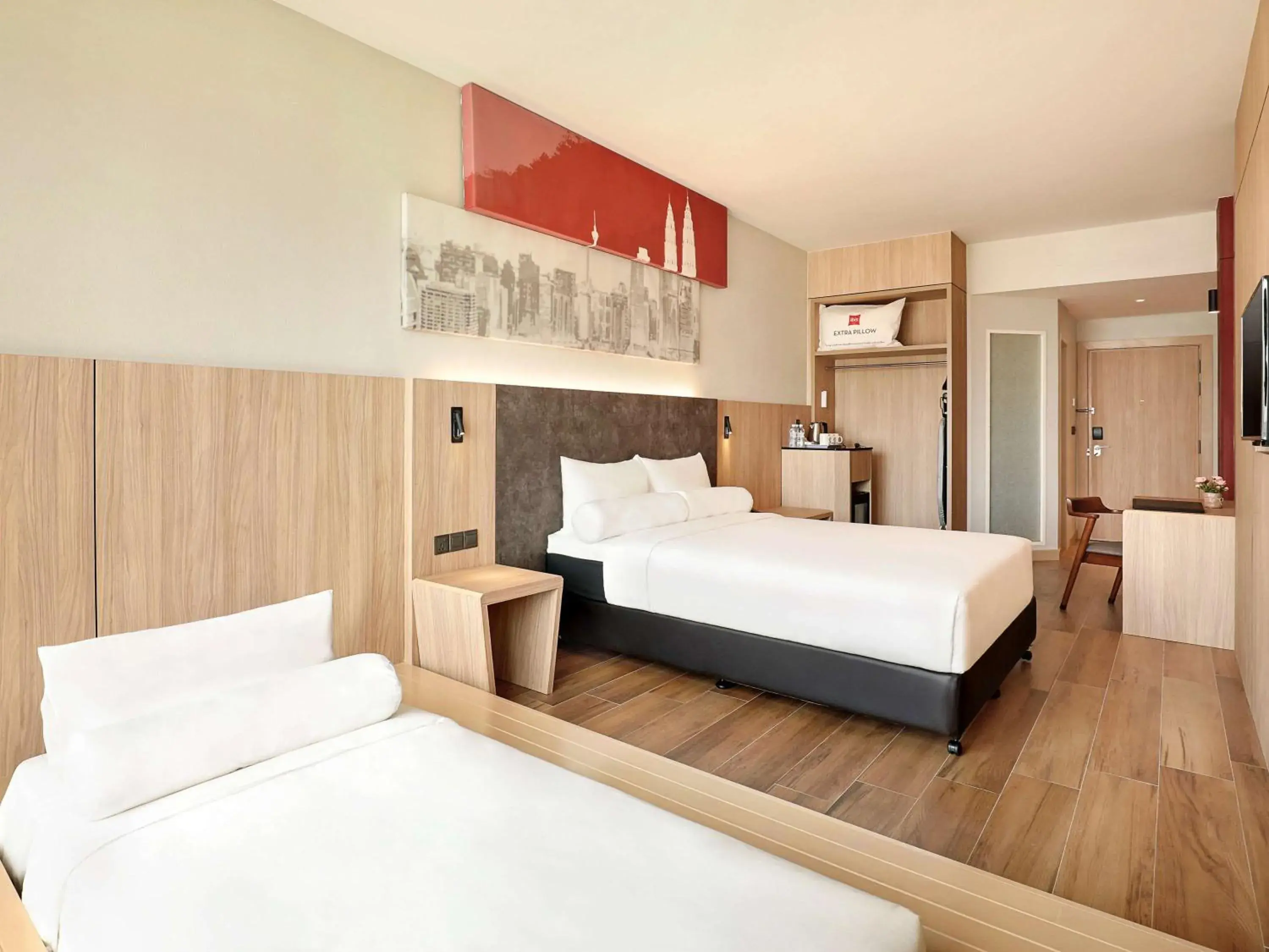 Deluxe Queen Room in ibis Kuala Lumpur City Centre Deluxe Queen Room in ibis Kuala Lumpur City Centre