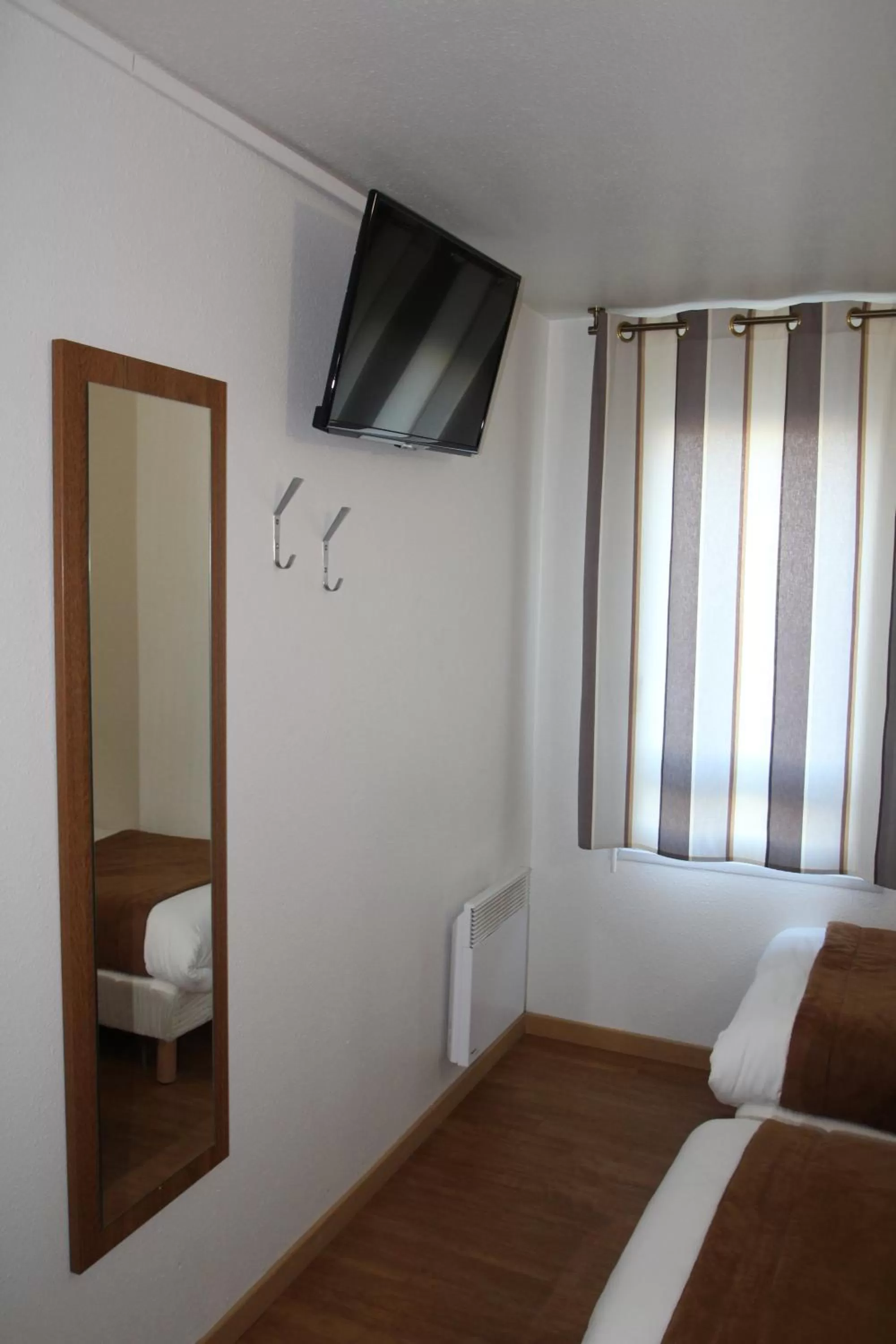 Photo of the whole room, Bed in Fasthotel Tours Sud