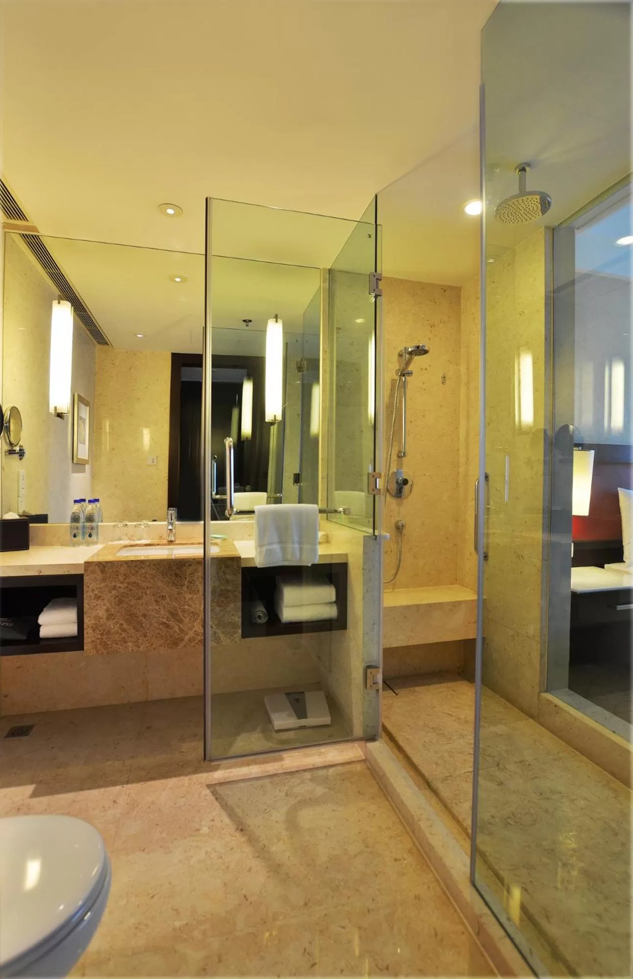Bathroom in Courtyard by Marriott Hangzhou Wulin