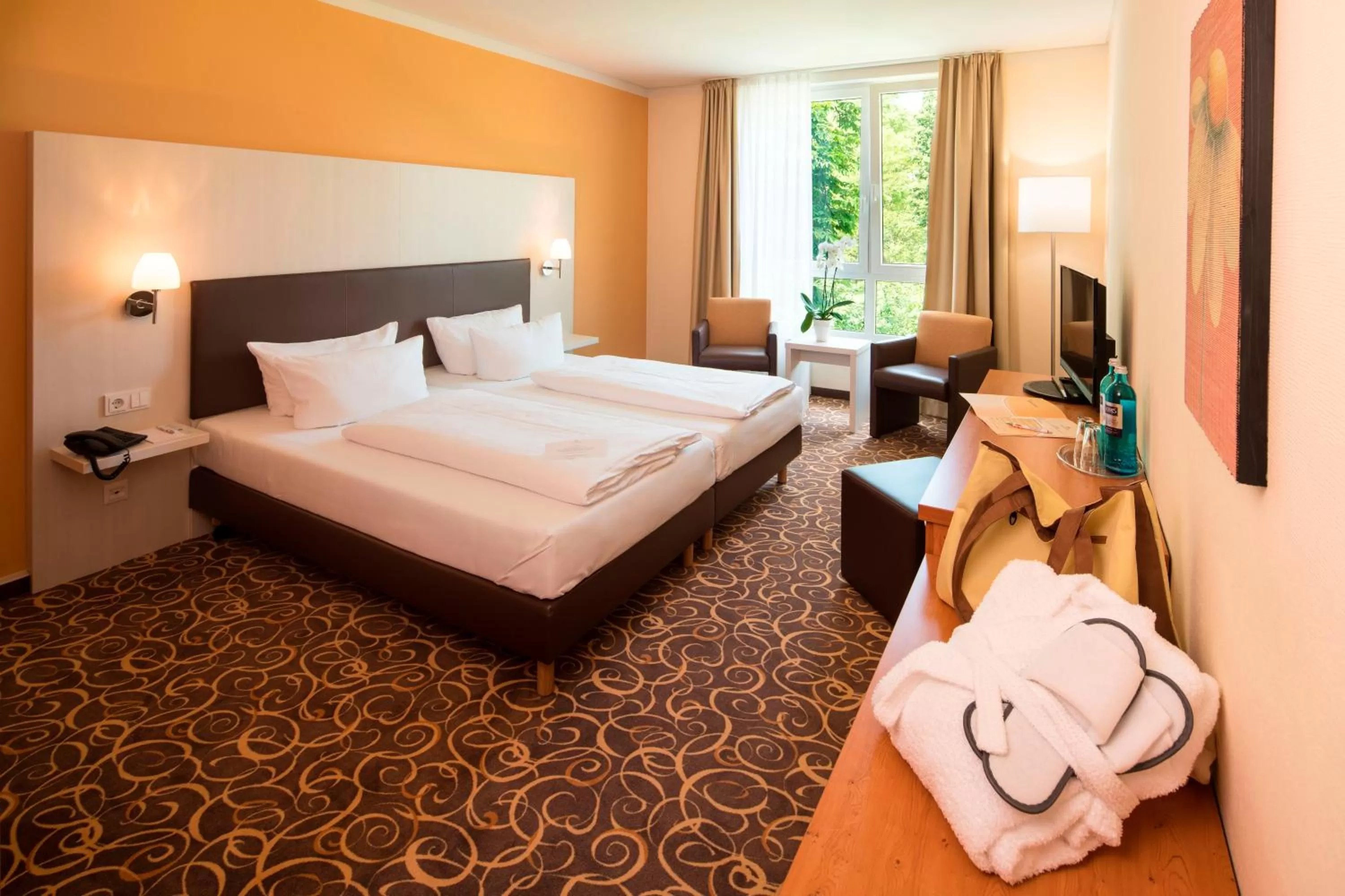 Photo of the whole room, Bed in Thermalis - Das Boardinghouse im Kurpark Bad Hersfeld