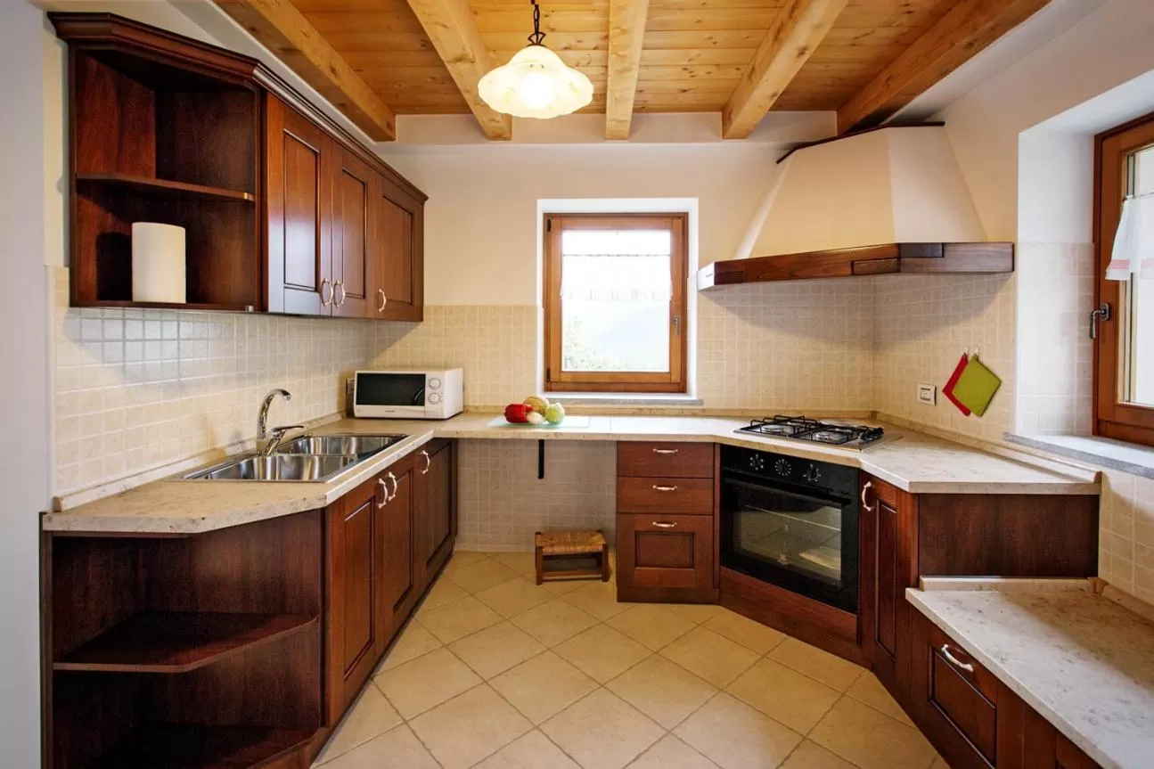 Kitchen or kitchenette, Kitchen/Kitchenette in Albergo Diffuso Tolmezzo