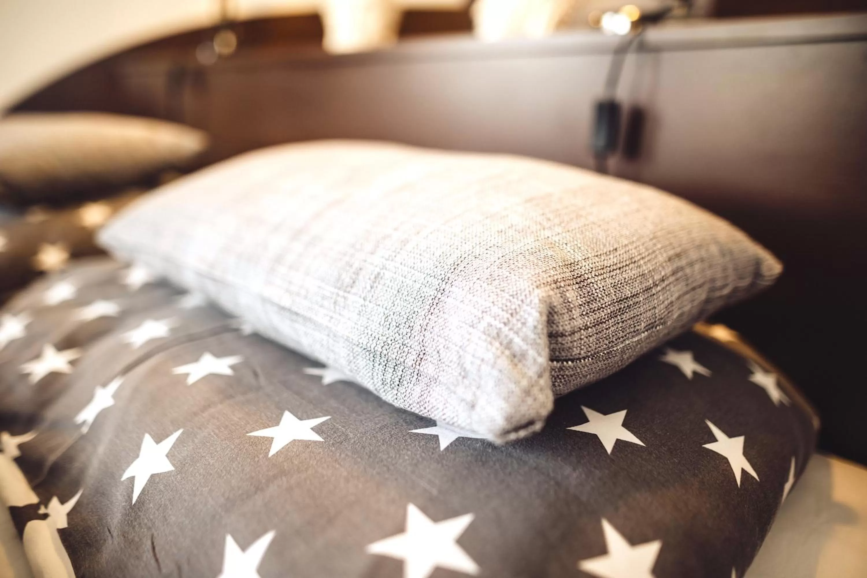 Staff, Bed in Das Hotel Stern 24h self-check-in