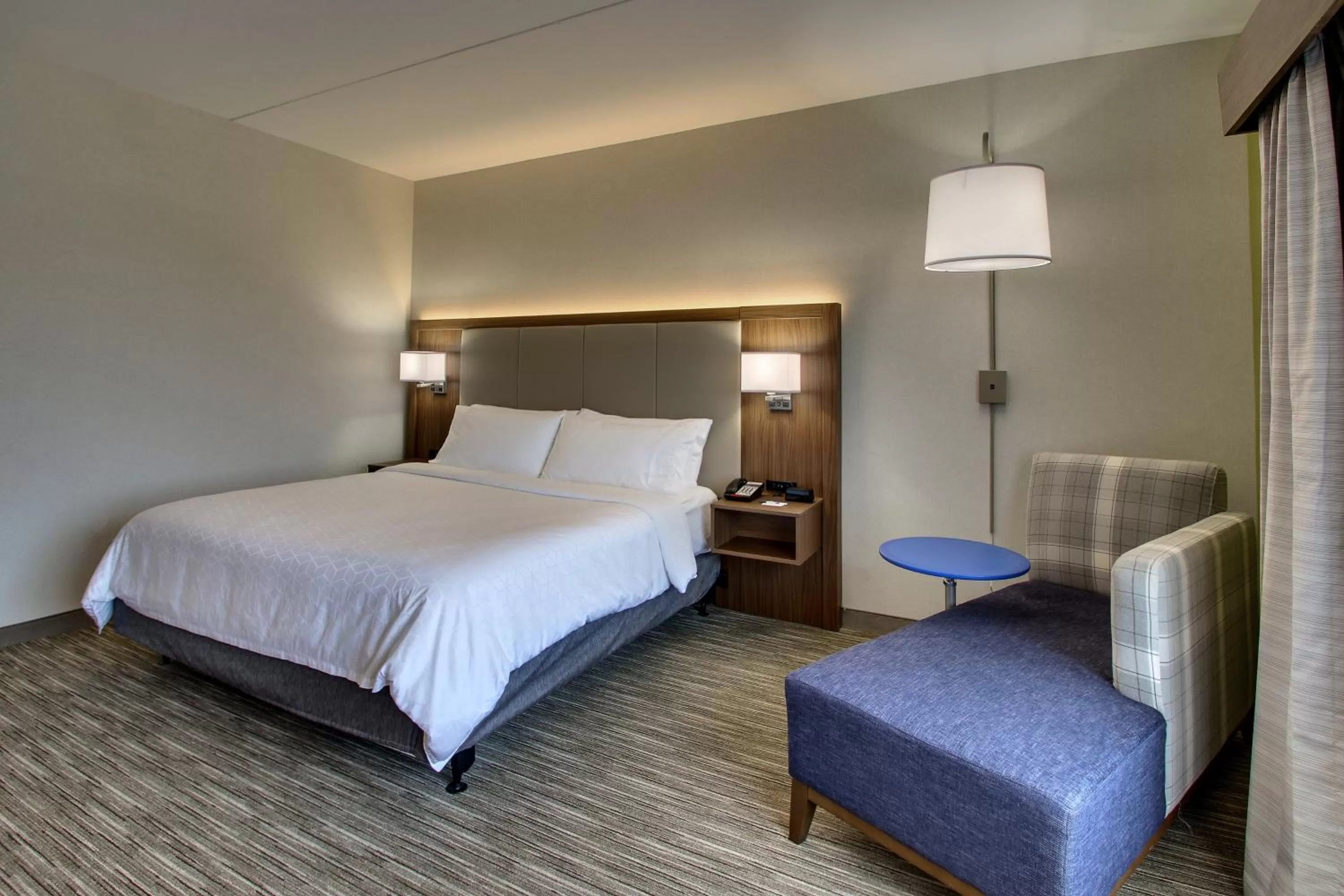 Photo of the whole room, Bed in Holiday Inn Express & Suites Troy by IHG
