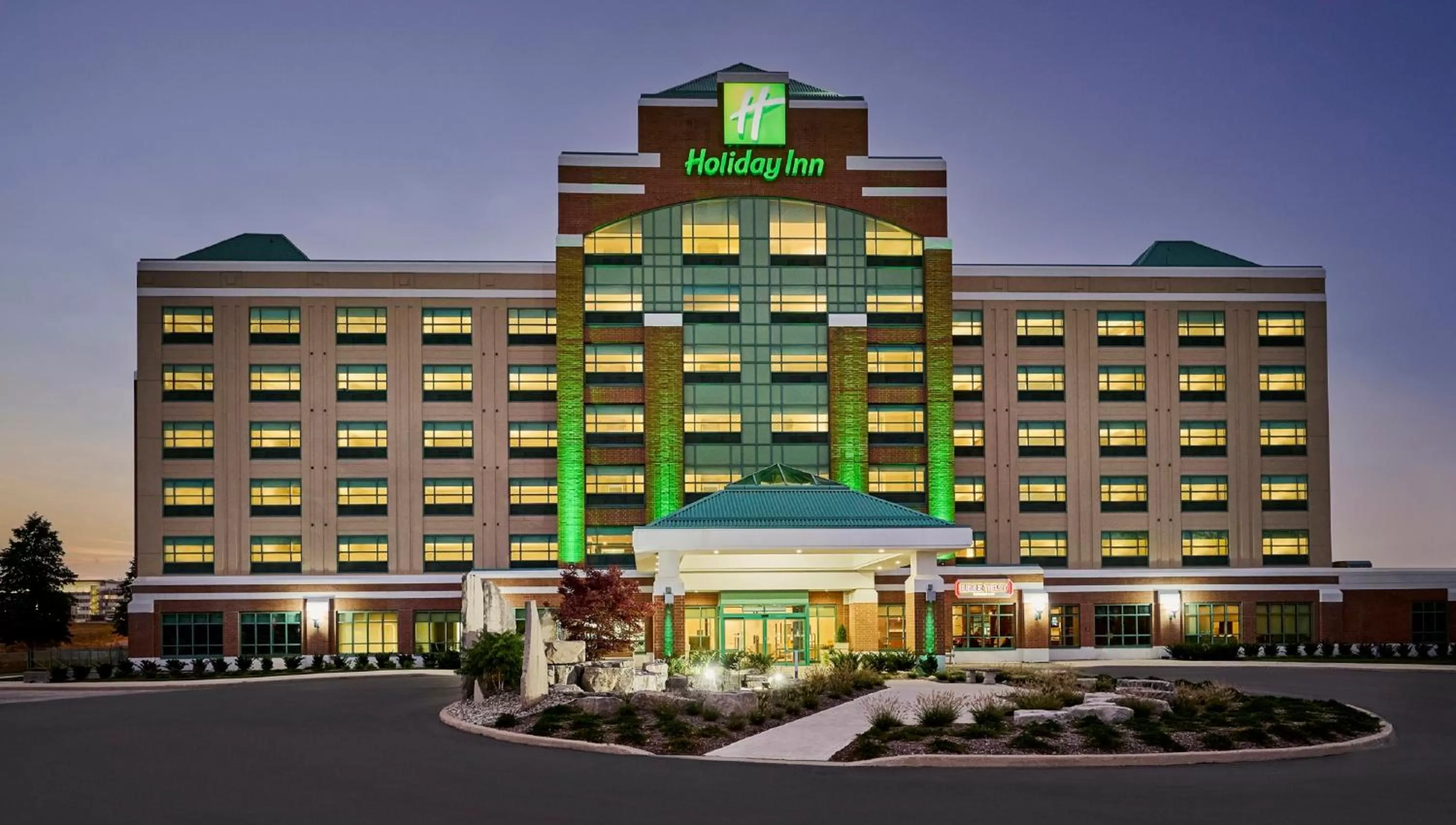 Property building in Holiday Inn & Suites Oakville at Bronte by IHG