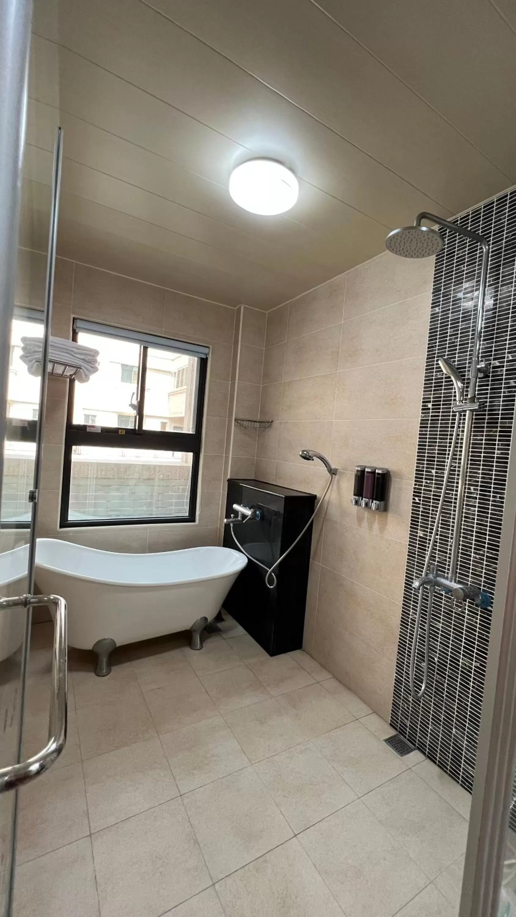 Shower in Dou Dou Long Homestay