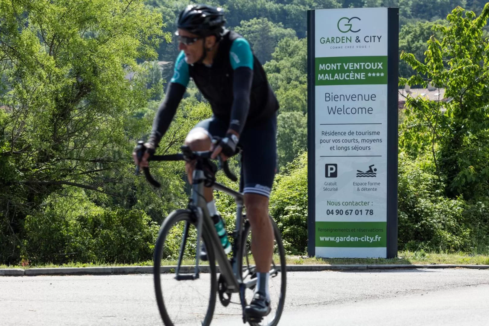 Day in Garden & City Mont-Ventoux Malaucène