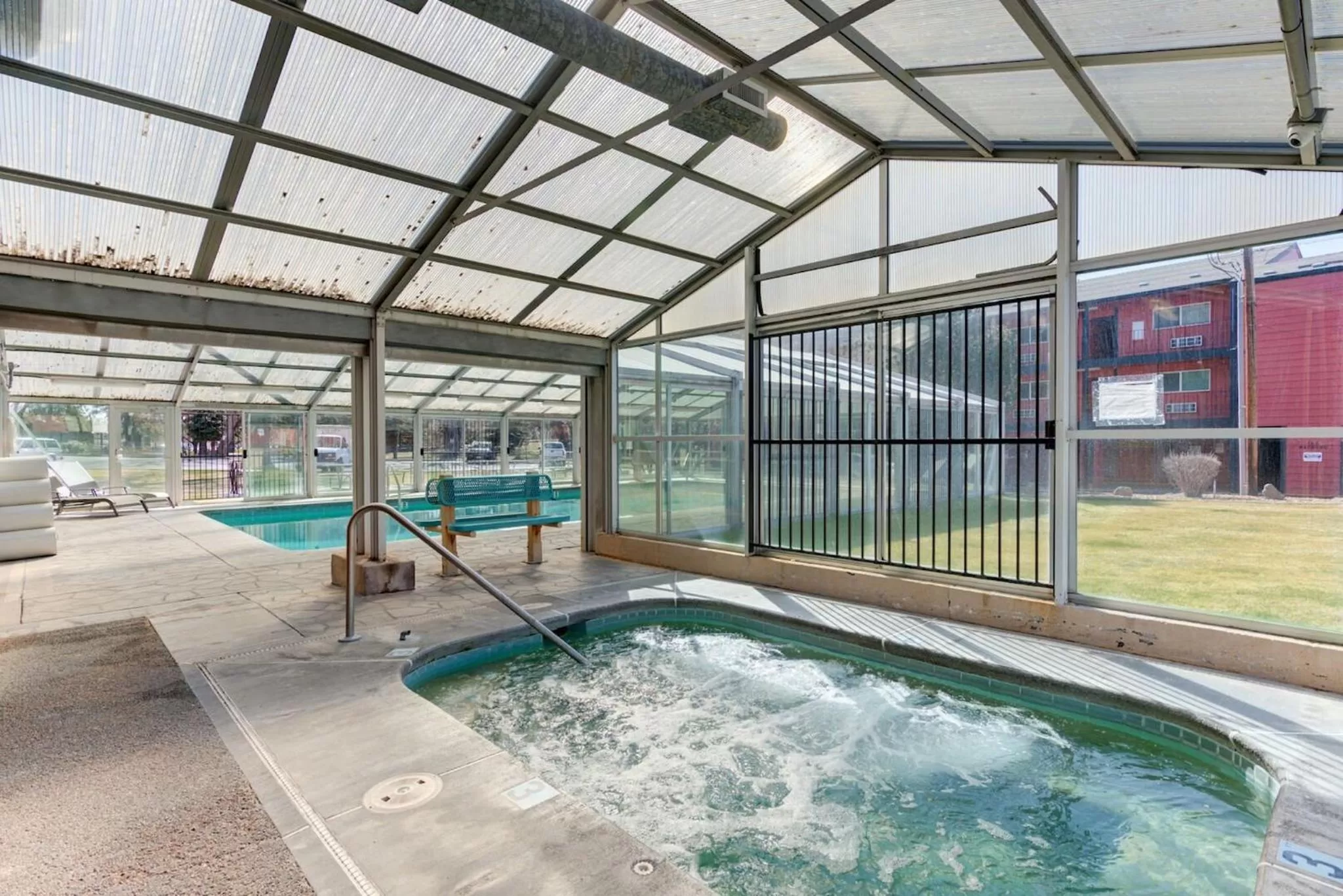 Hot Tub, Swimming Pool in Bend Riverside Condos