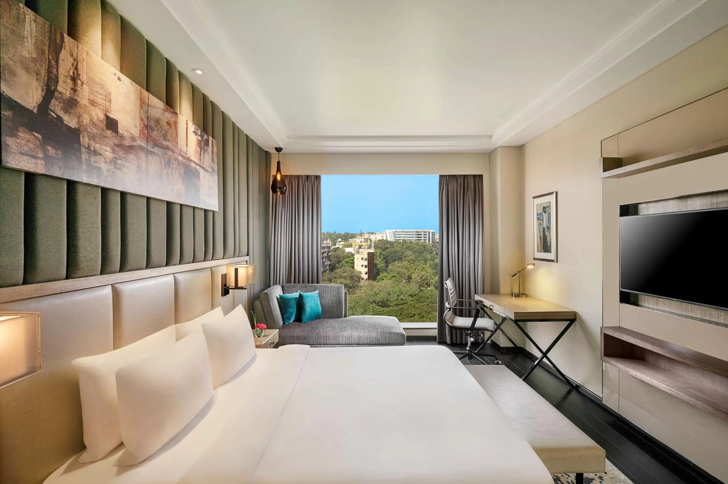 Photo of the whole room, Bed in Radisson Mumbai Andheri MIDC