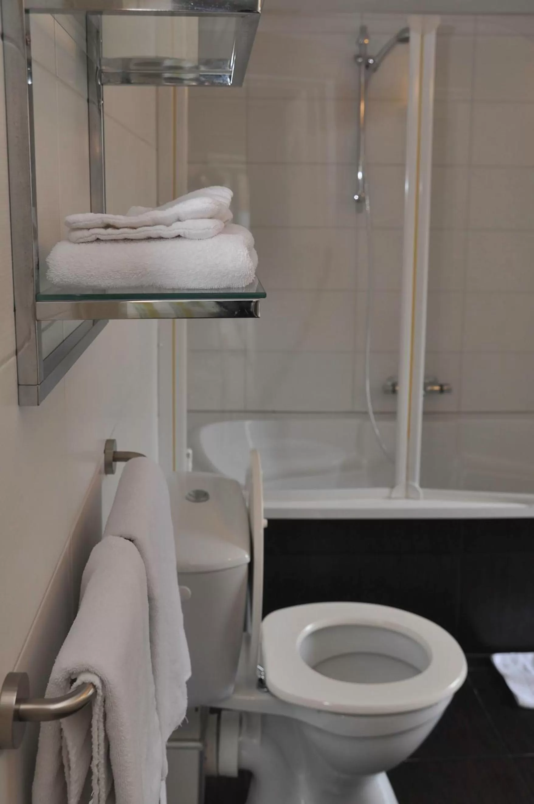 Bathroom in Gasterij de Poort