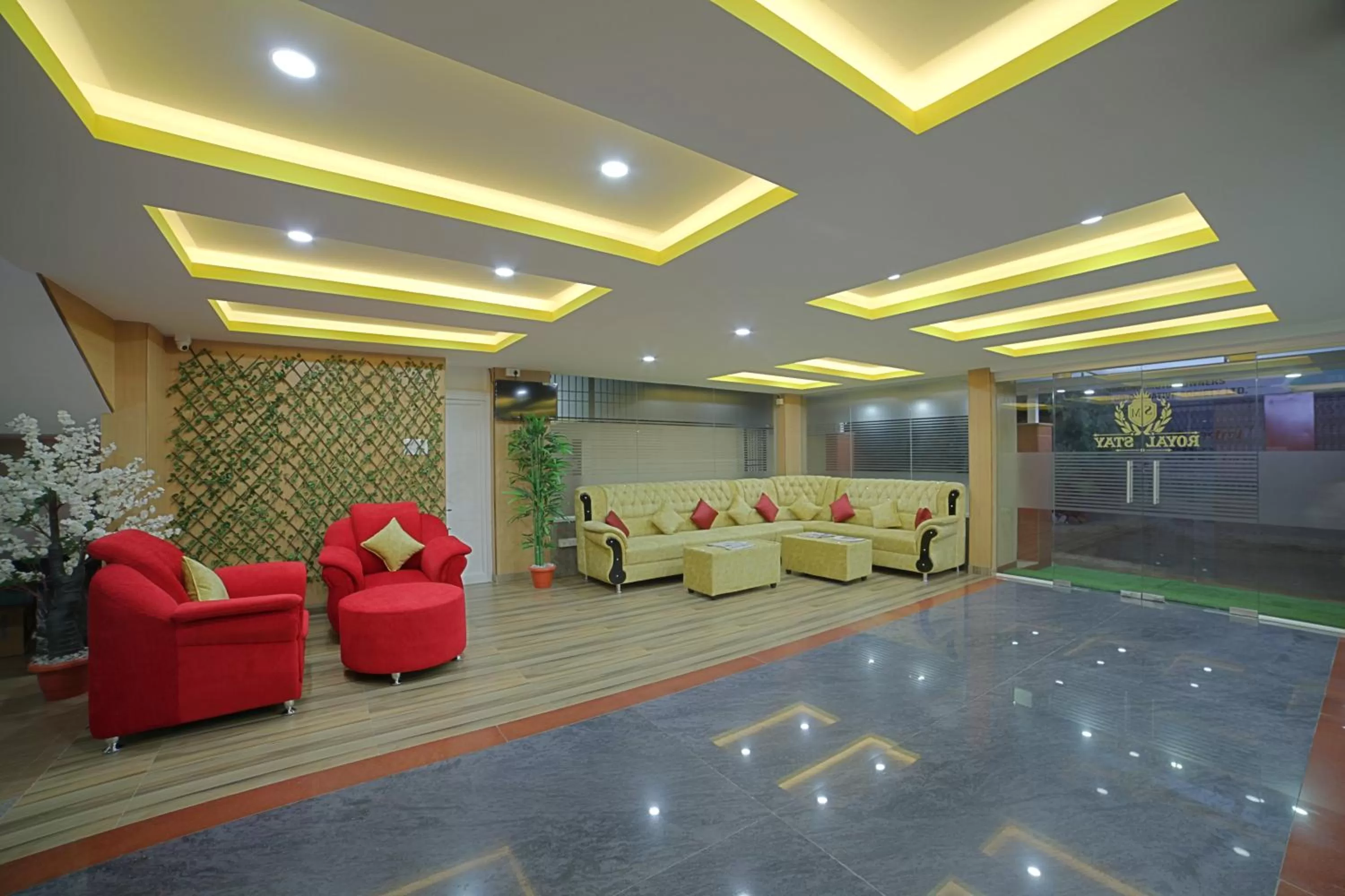 Lobby or reception, Lobby/Reception in SM Royal Suites - Hotel near Kempegowda international Airport Bangalore