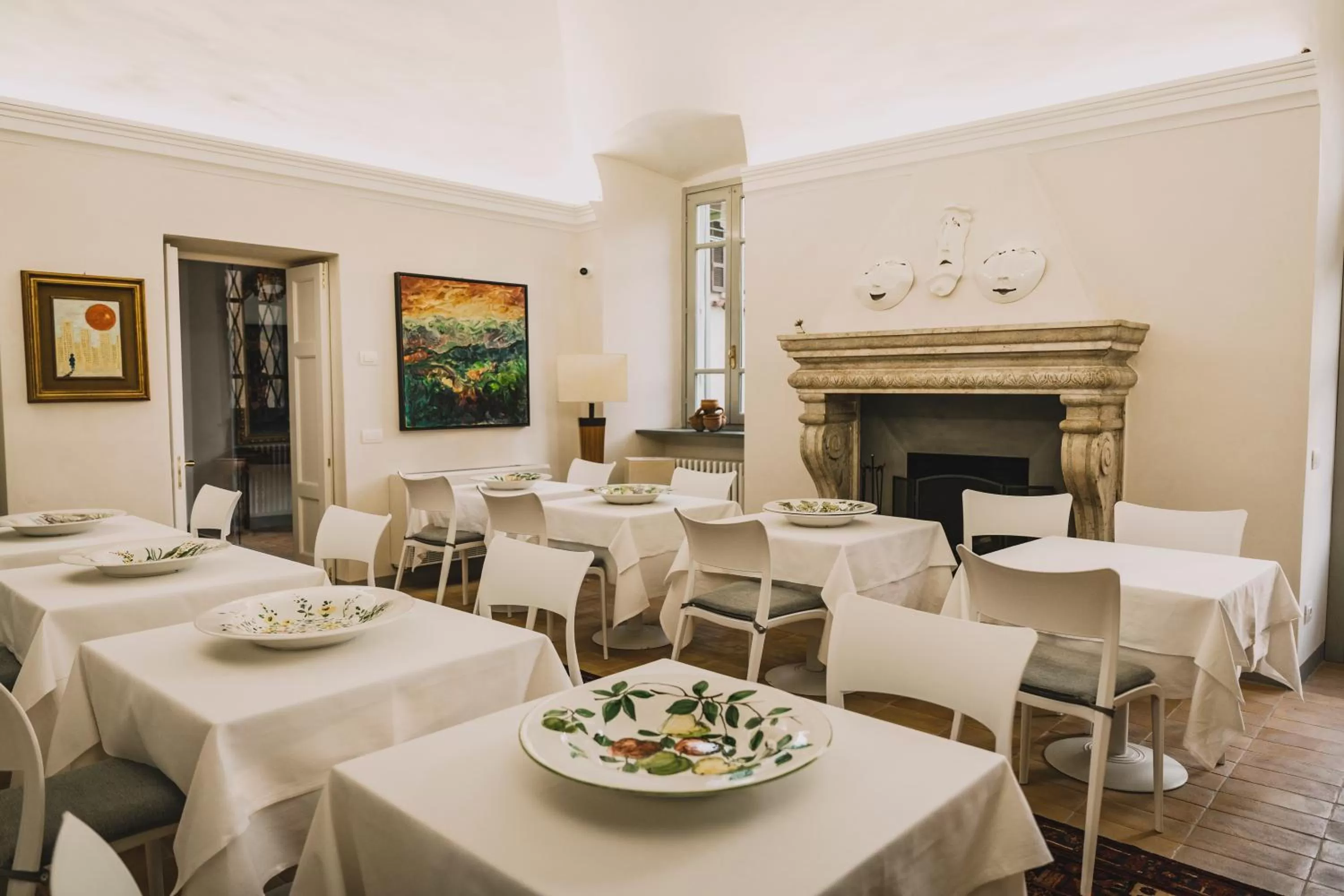 Restaurant/places to eat in VILLA MANZONI