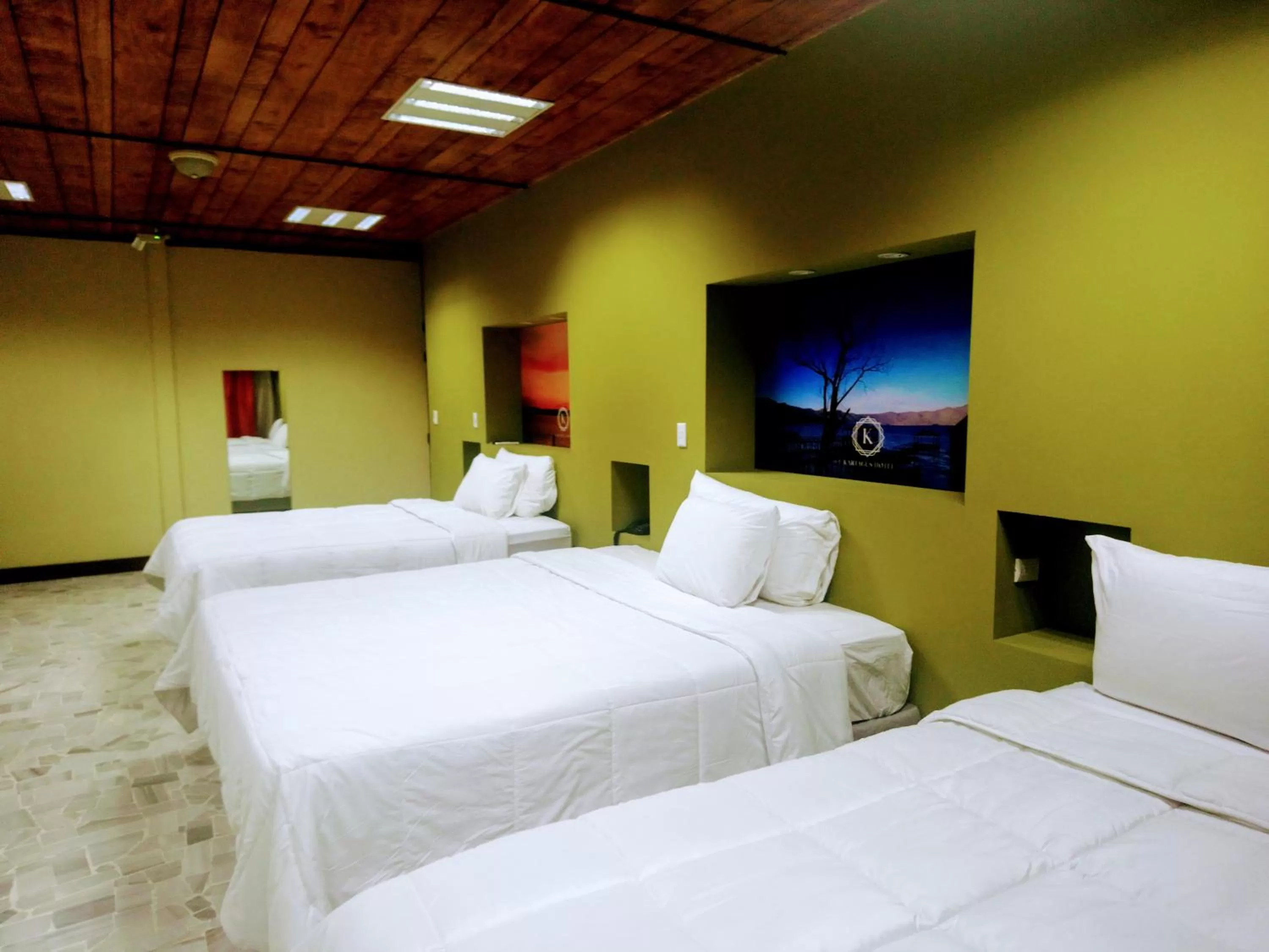 Bed in Kartagus Hotel