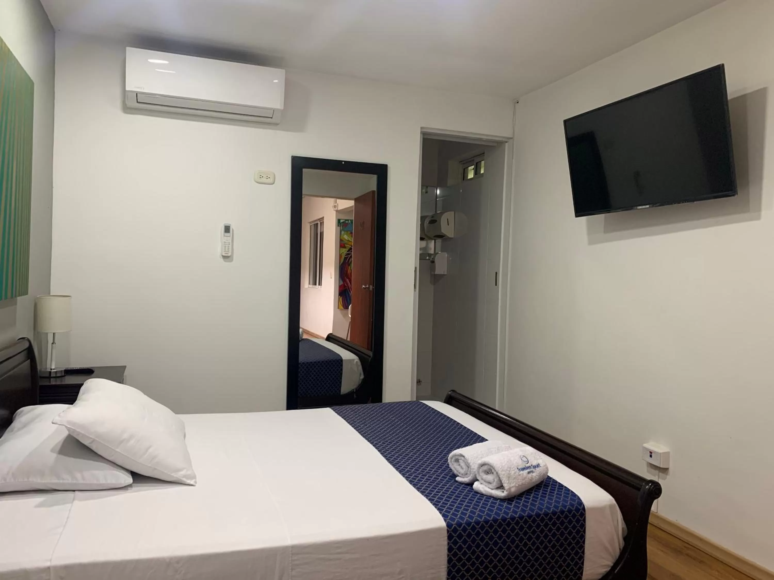 Bed in Hotel Travelers Sport