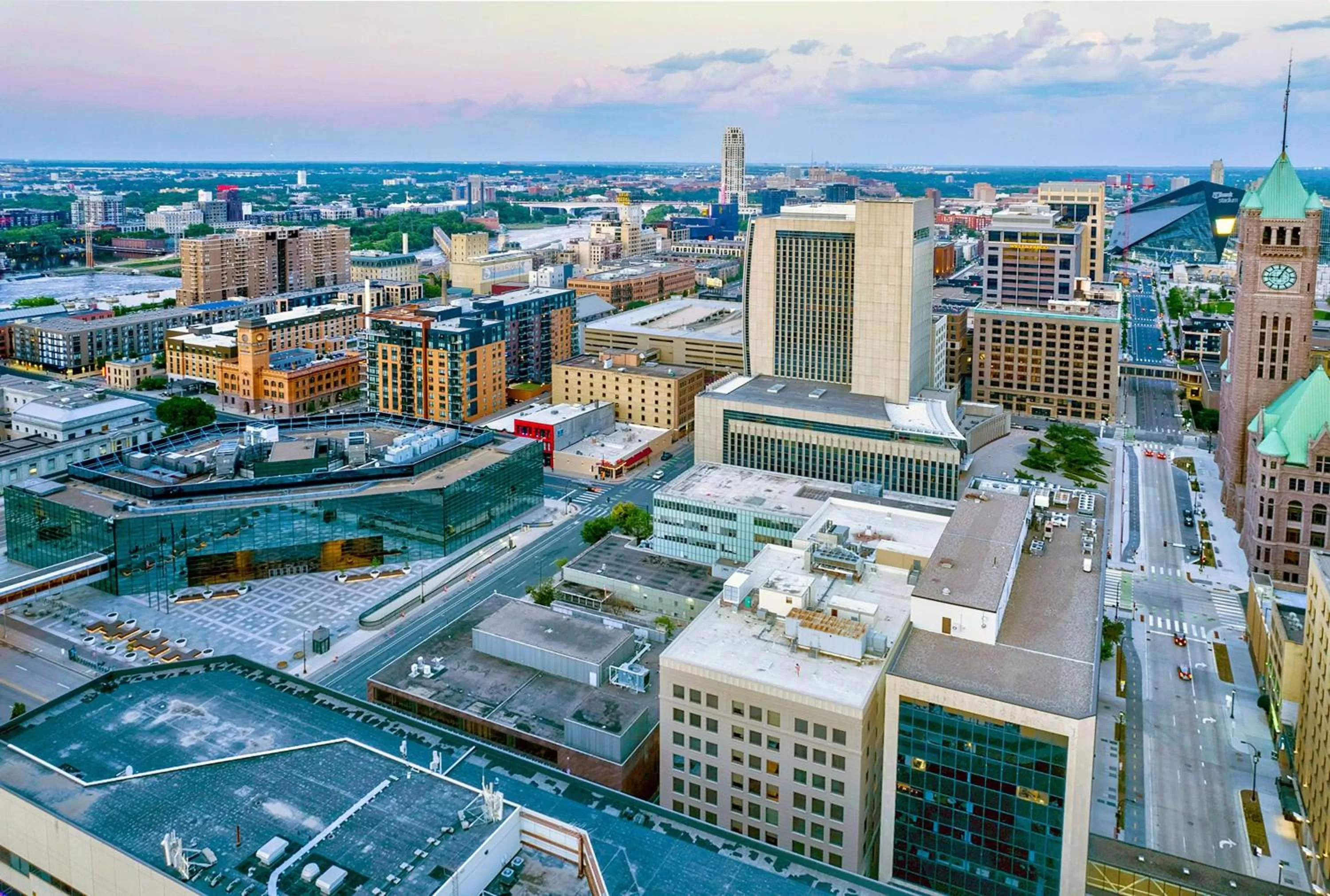 Property building in Home2 Suites by Hilton Minneapolis Downtown