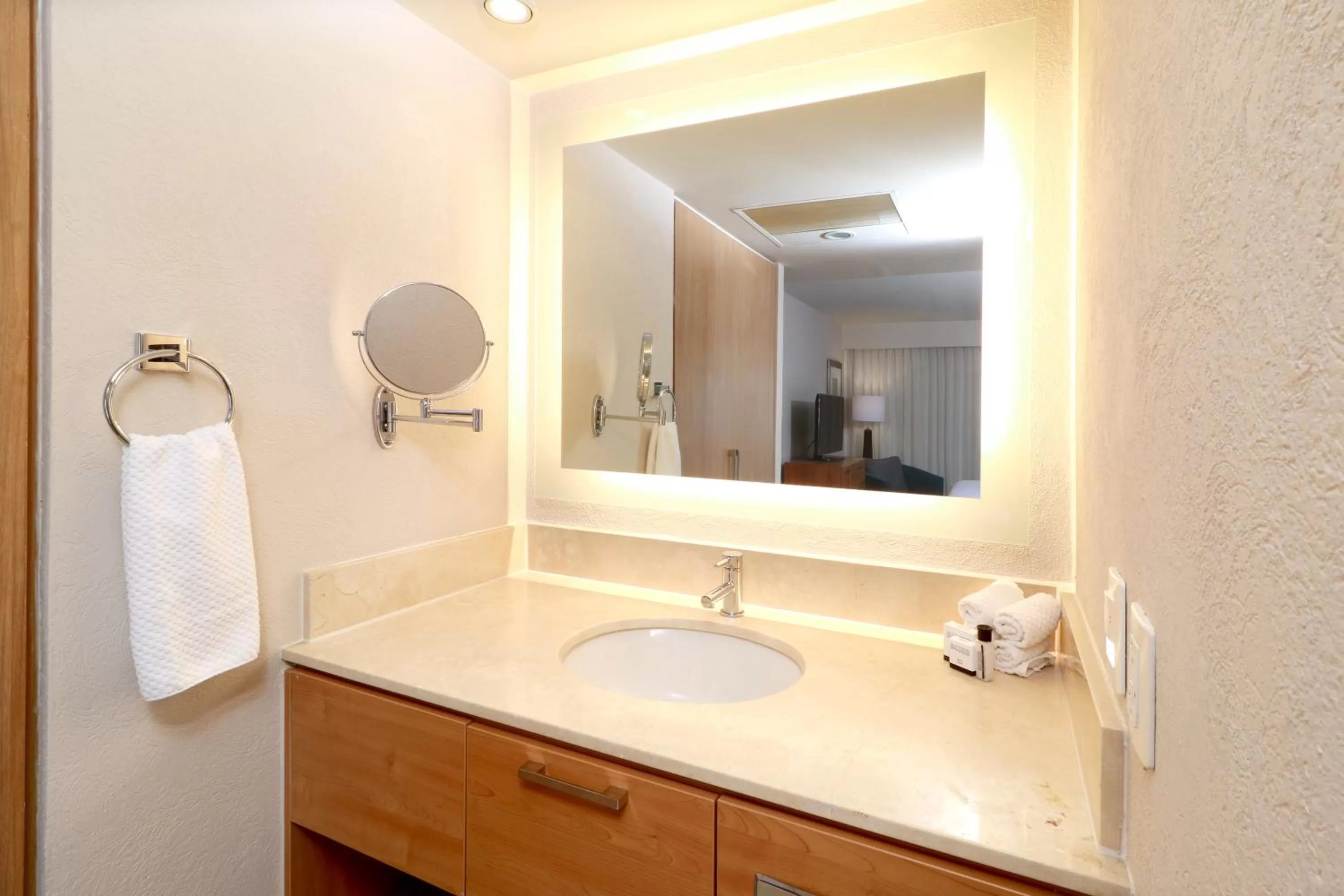 Bathroom in Staybridge Suites Guadalajara Expo by IHG