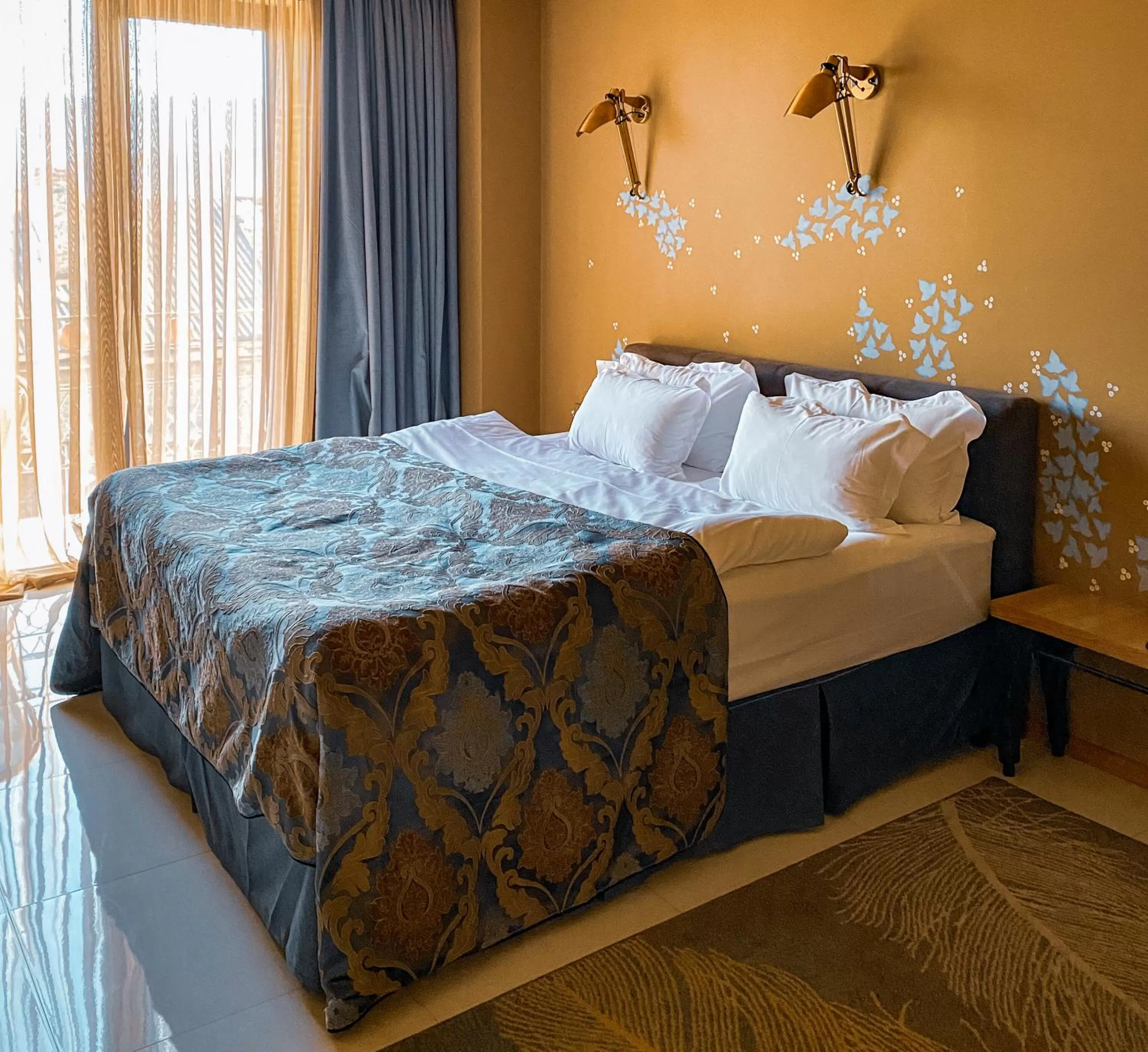 Bathroom, Bed in Brim Hotel