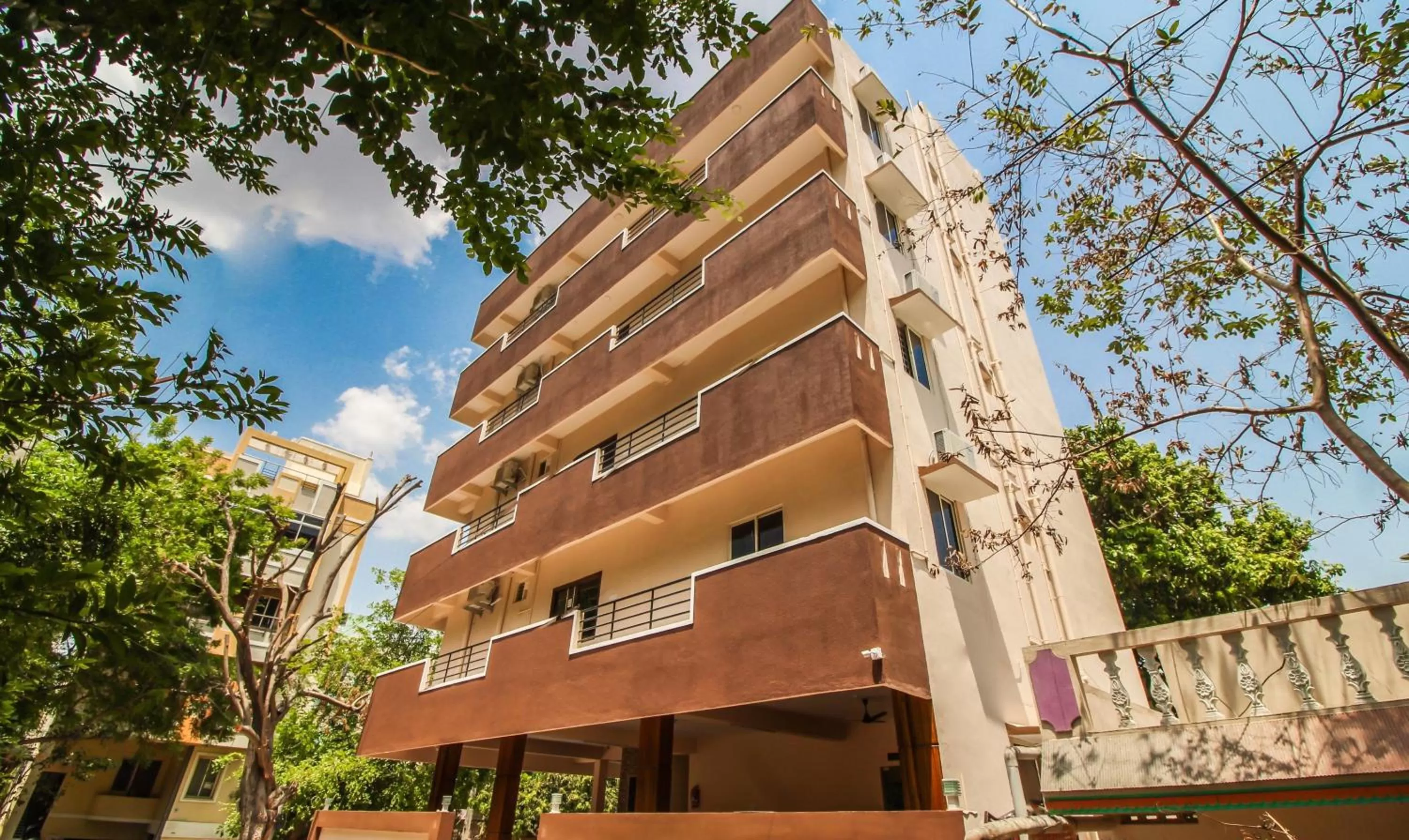 Facade/entrance in Itsy Hotels Riyas Grand