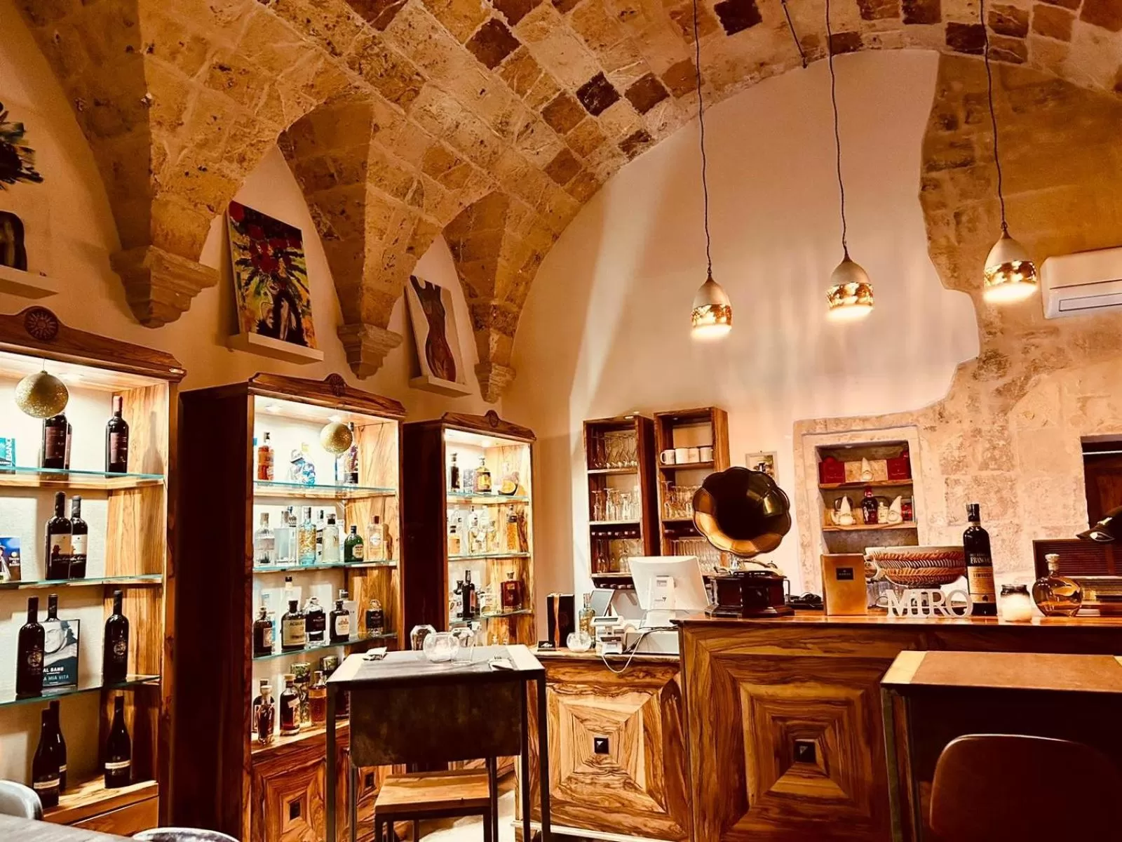 Restaurant/places to eat in Miro B&B