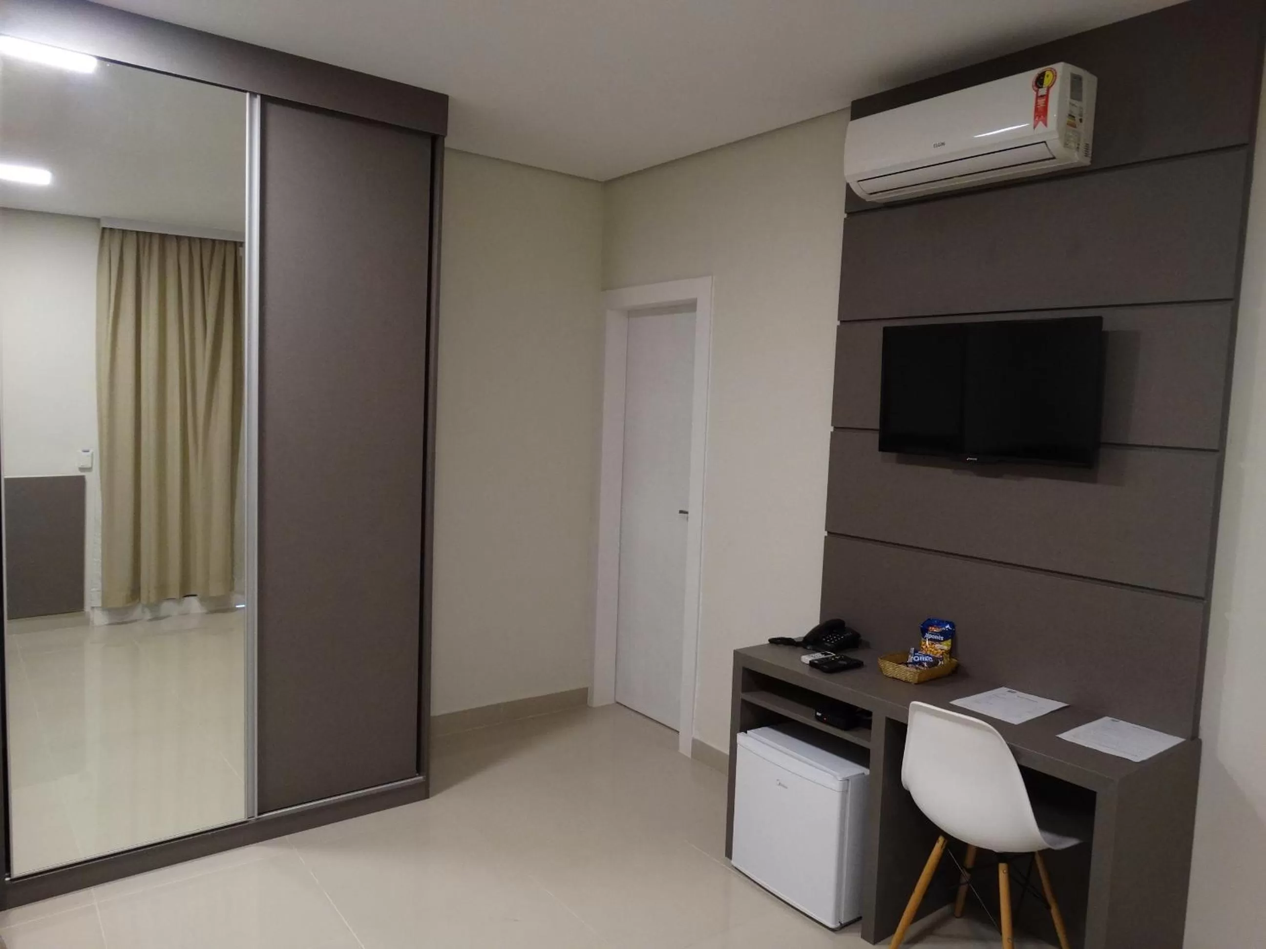 Other, TV/Entertainment Center in Cynn Hotels