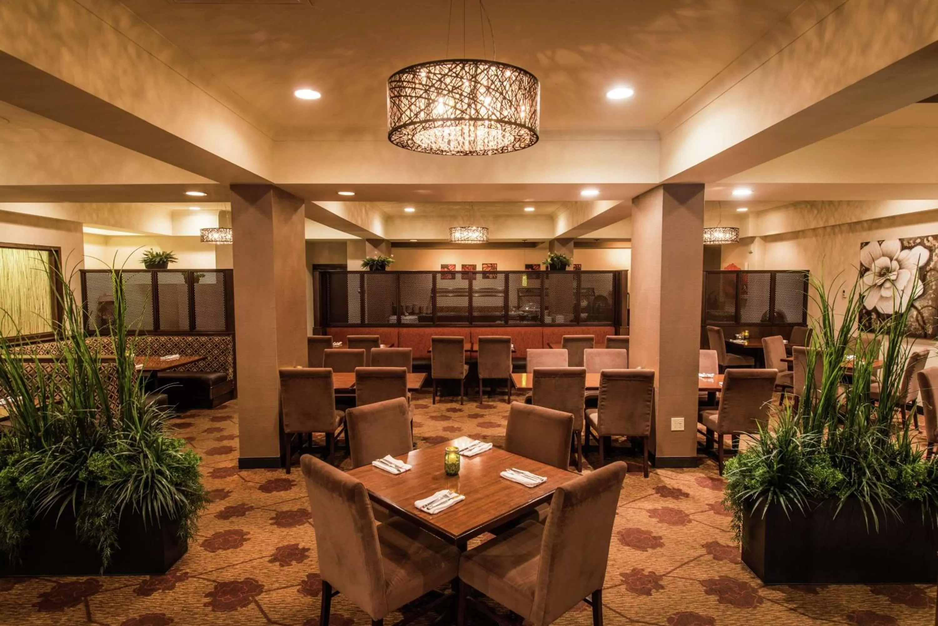 Restaurant/places to eat in Hilton Garden Inn Saskatoon Downtown