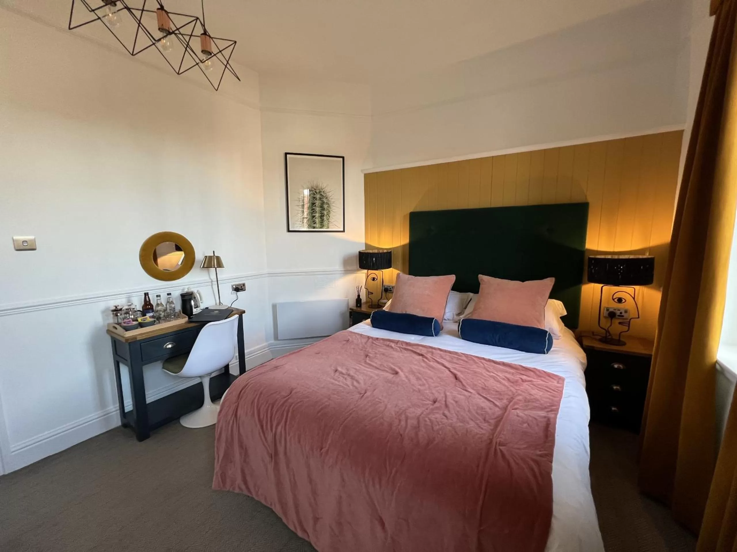Superior Double Room in The Crown Inn at Benson