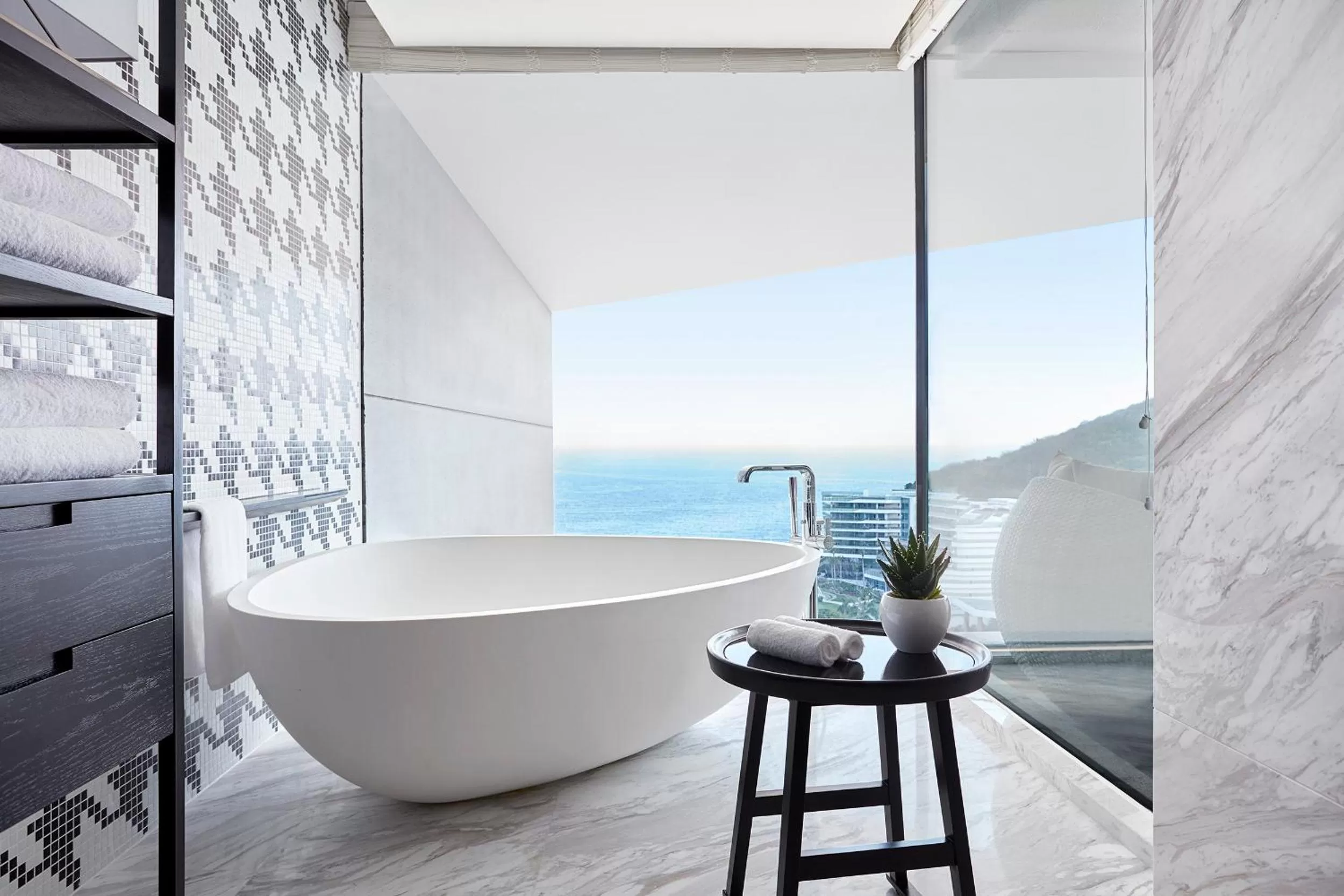 Toilet in The Shanhaitian Resort Sanya, Autograph Collection