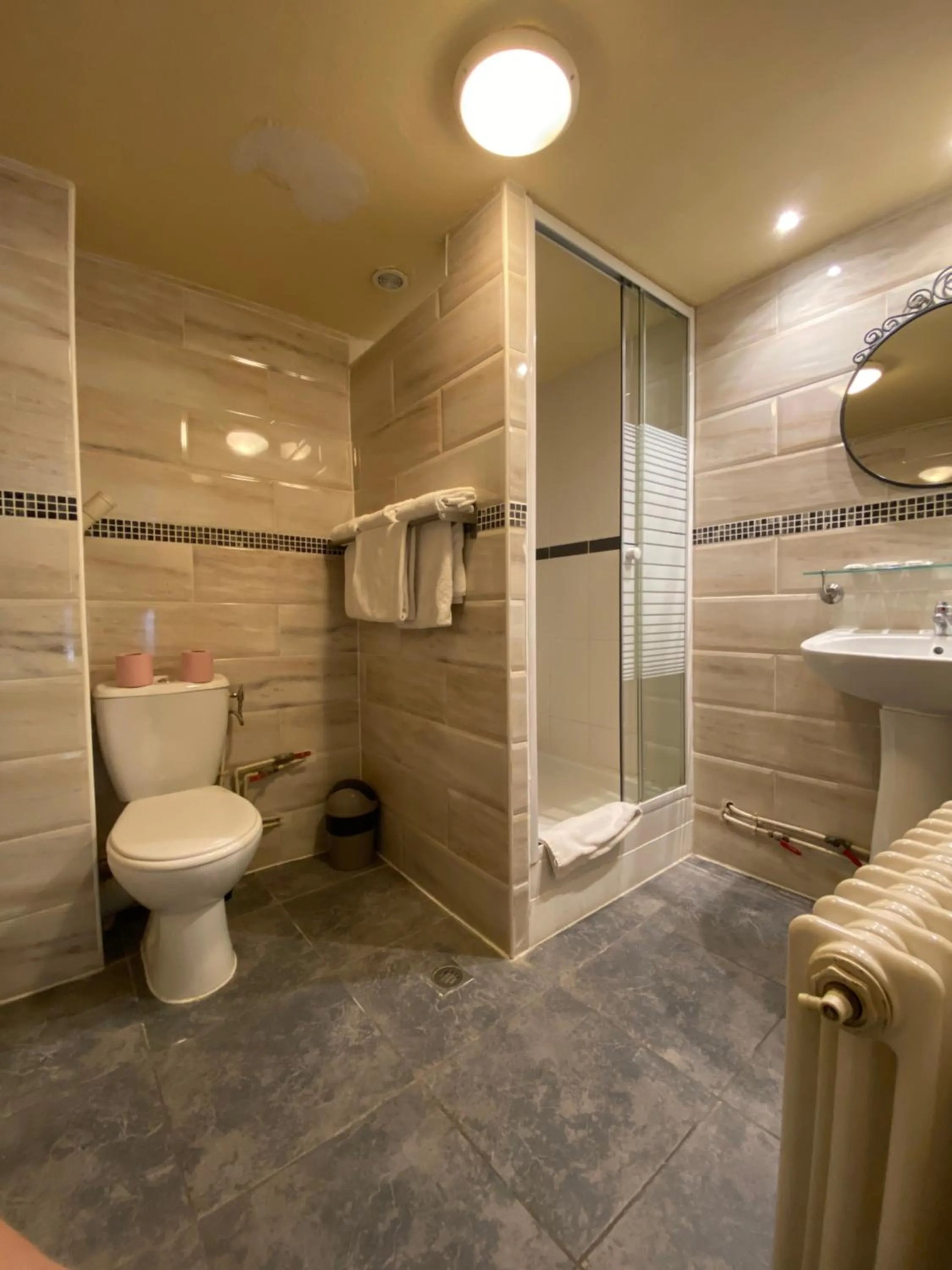 Bathroom in Grand Hôtel de Clermont