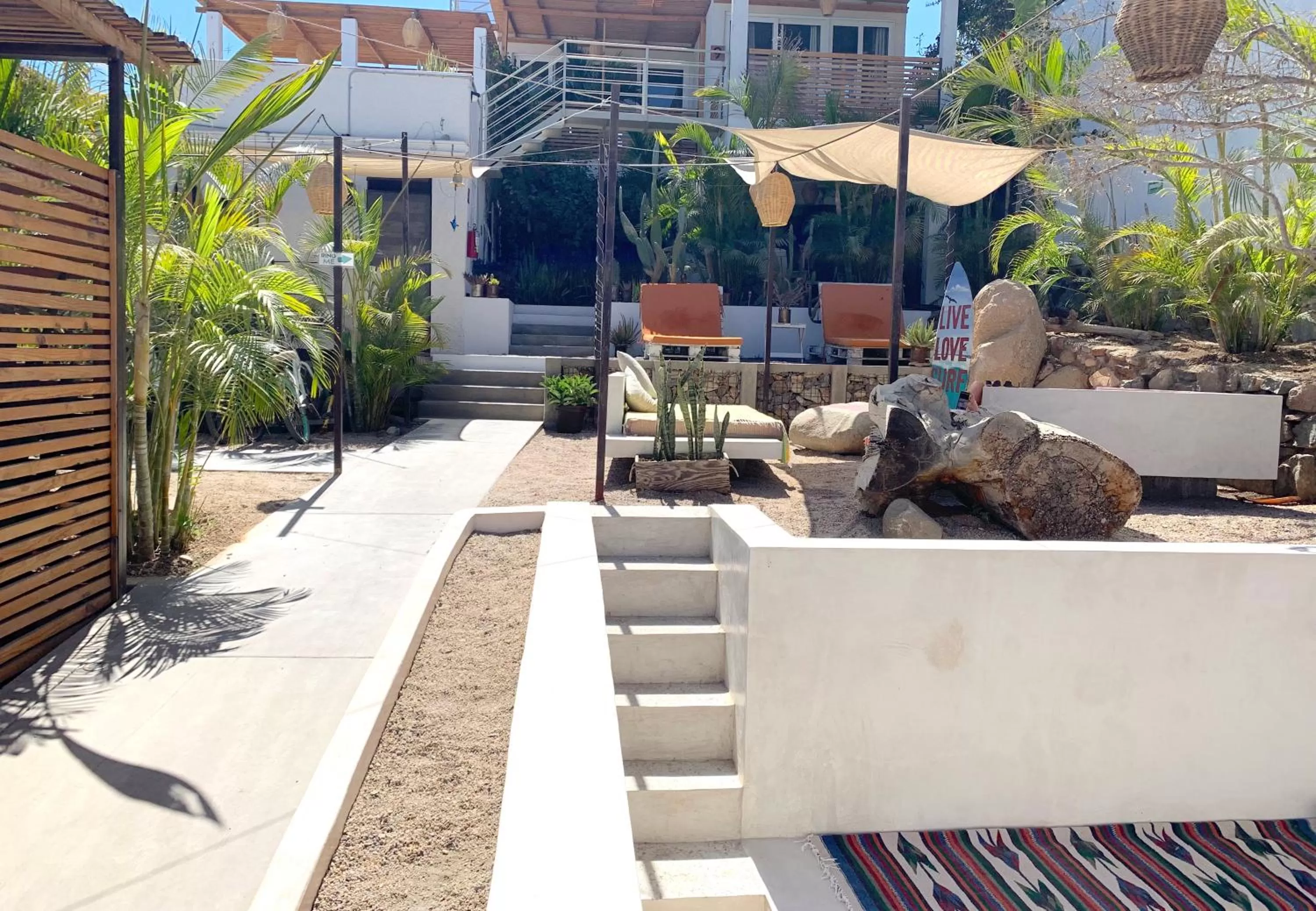 Property building in Perro Surfero Hotel