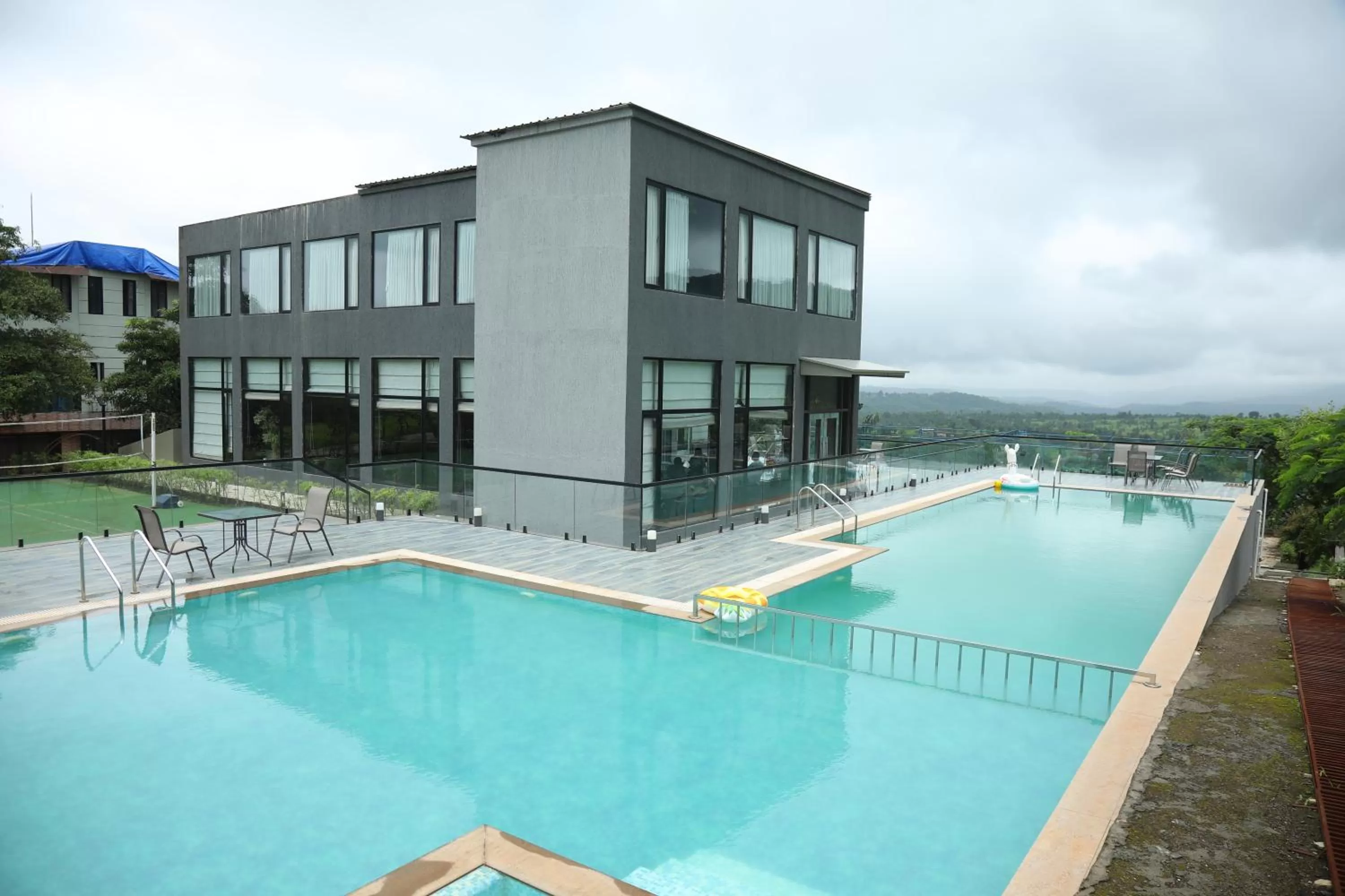Swimming Pool in Paraiso Resort & Club