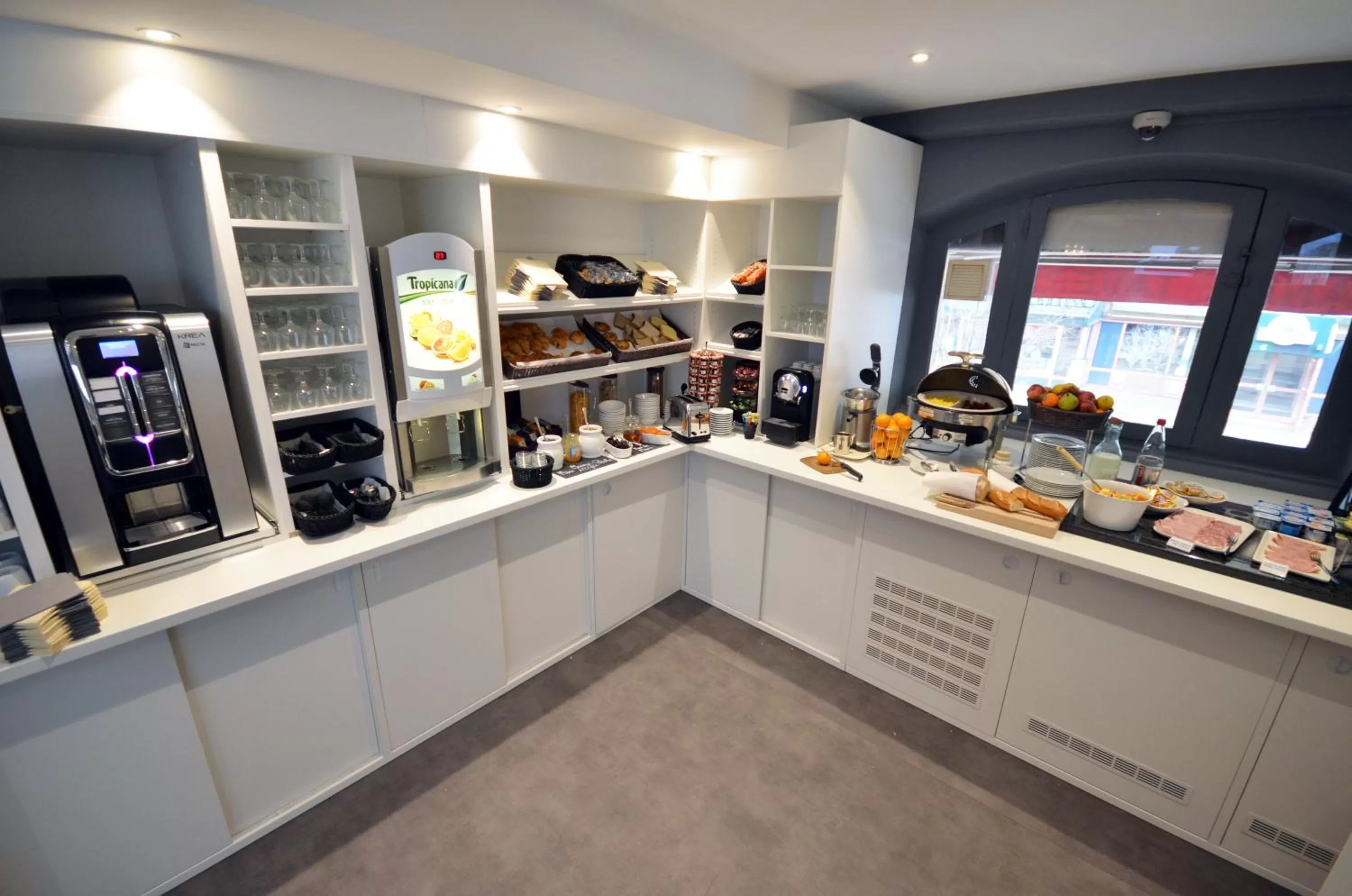 Food and drinks in Best Western Dijon Centre Gare