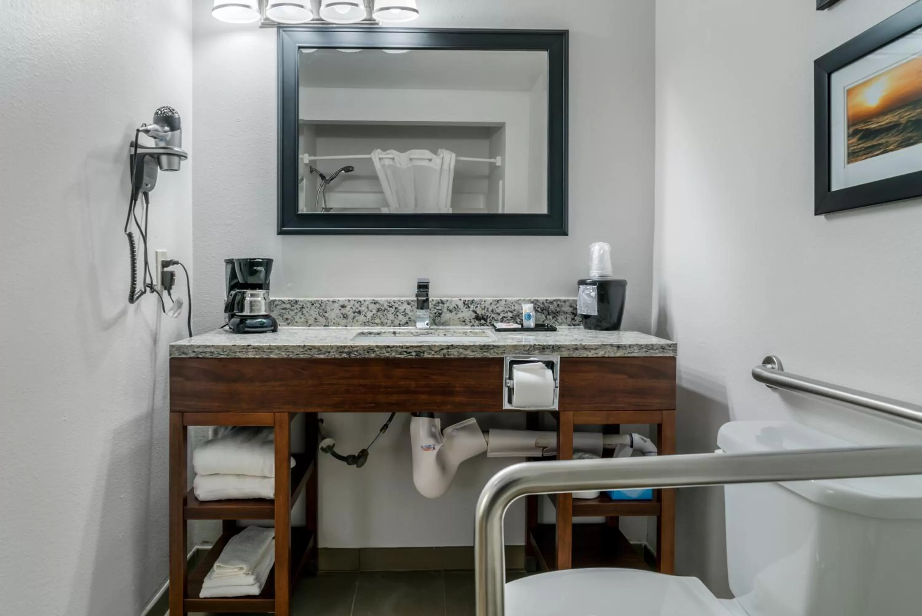 Bathroom in Comfort Inn East Oregon - Toledo