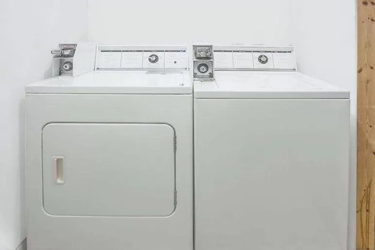 washing machine, Kitchen/Kitchenette in Super Stay Inn Princeton