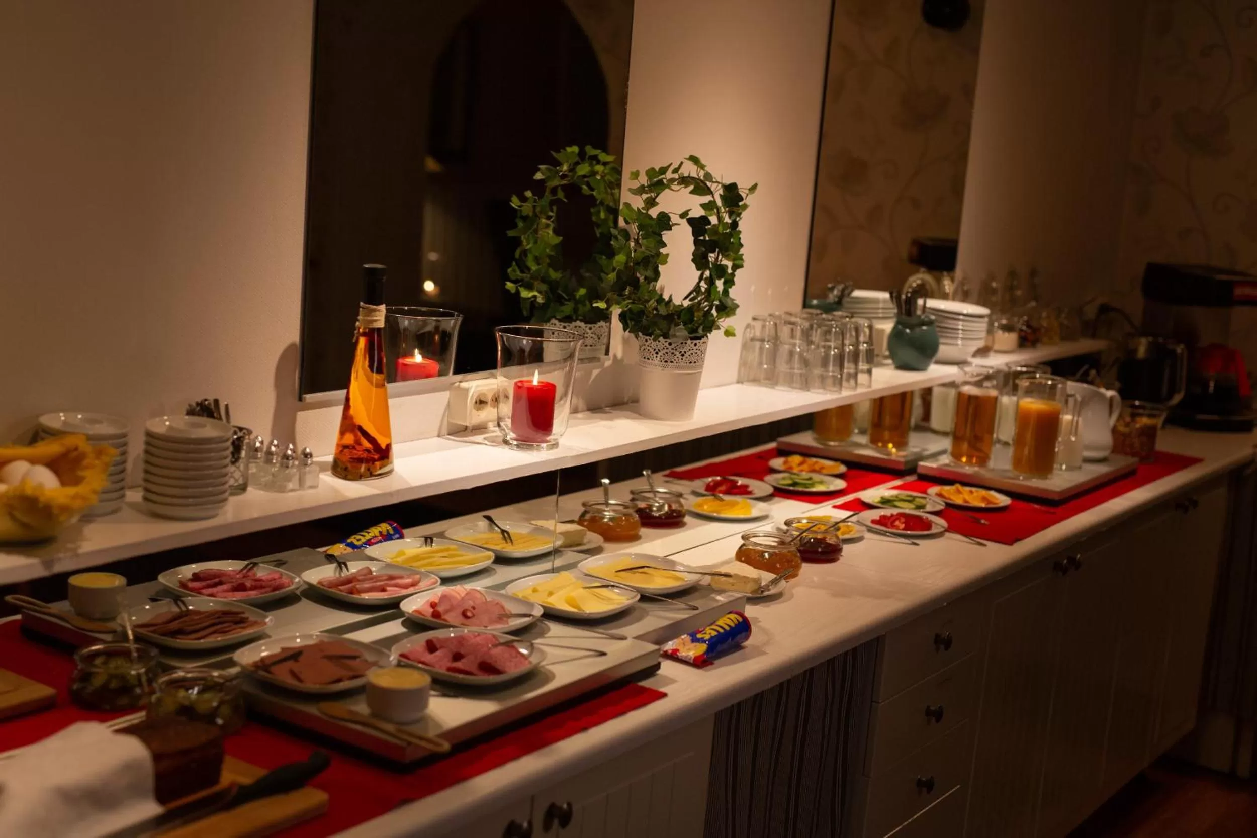 Breakfast, Food in Hotell Strandvillan B&B