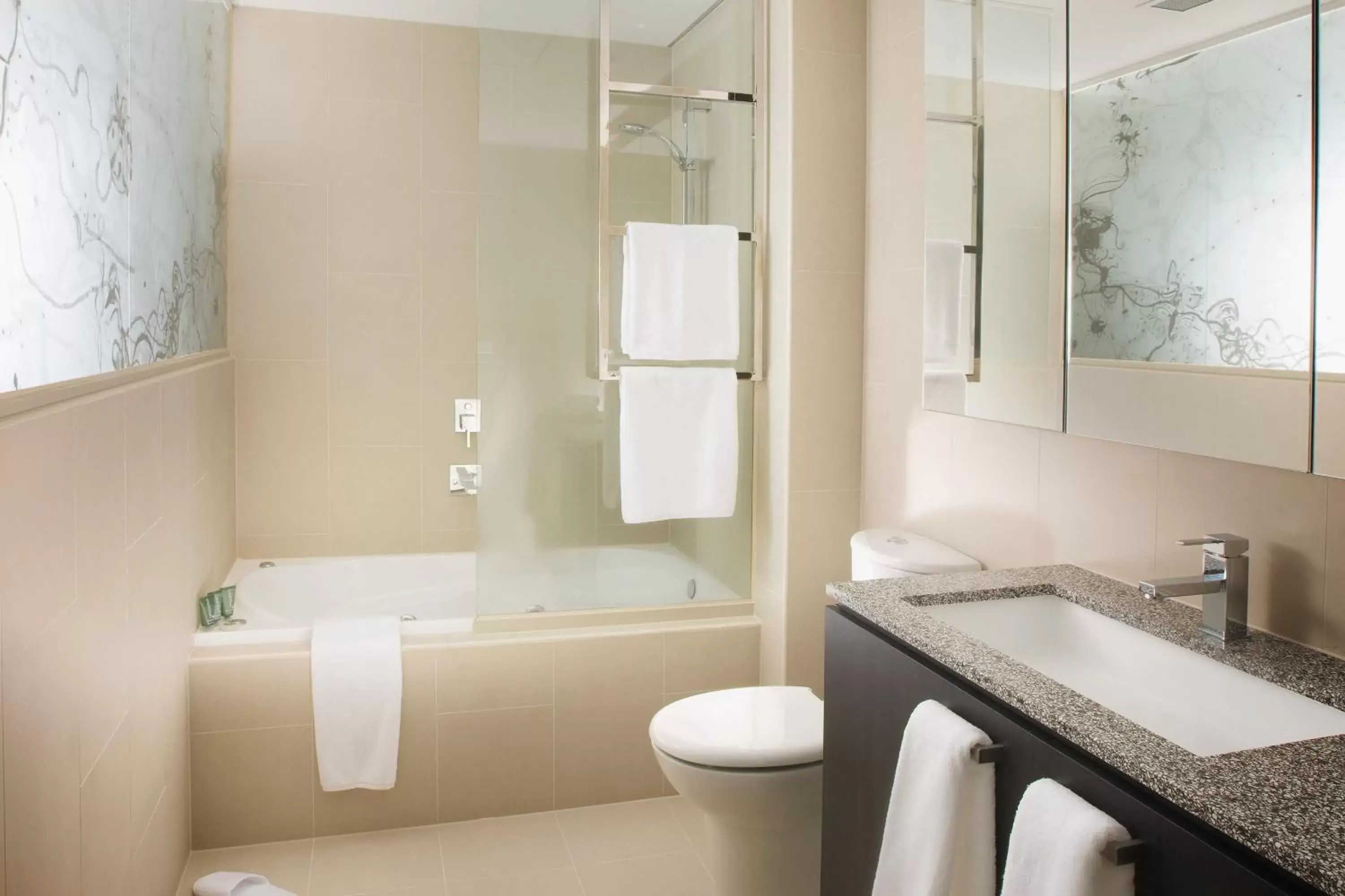 Deluxe Studio Suite Twin in The Olsen Melbourne Art Series Deluxe Studio Suite Twin in The Olsen Melbourne Art Series